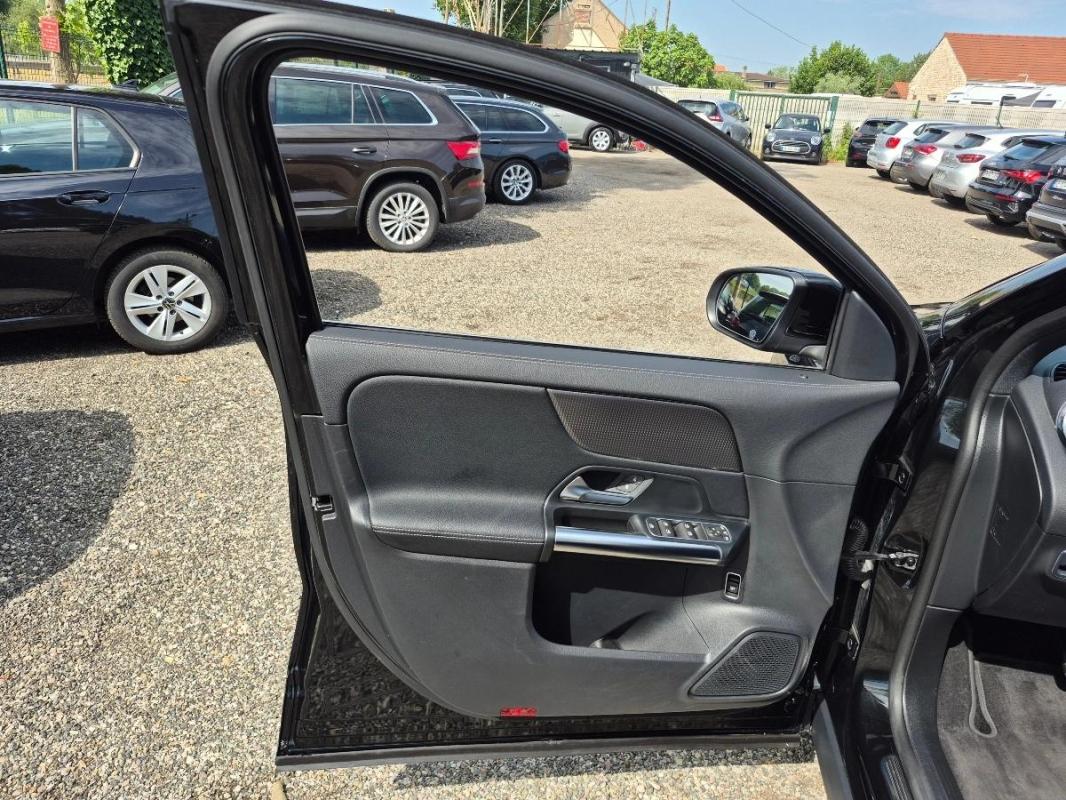 Mercedes-Benz Gla 2.0 200 D 150 BUSINESS LINE 8G-DCT BVA