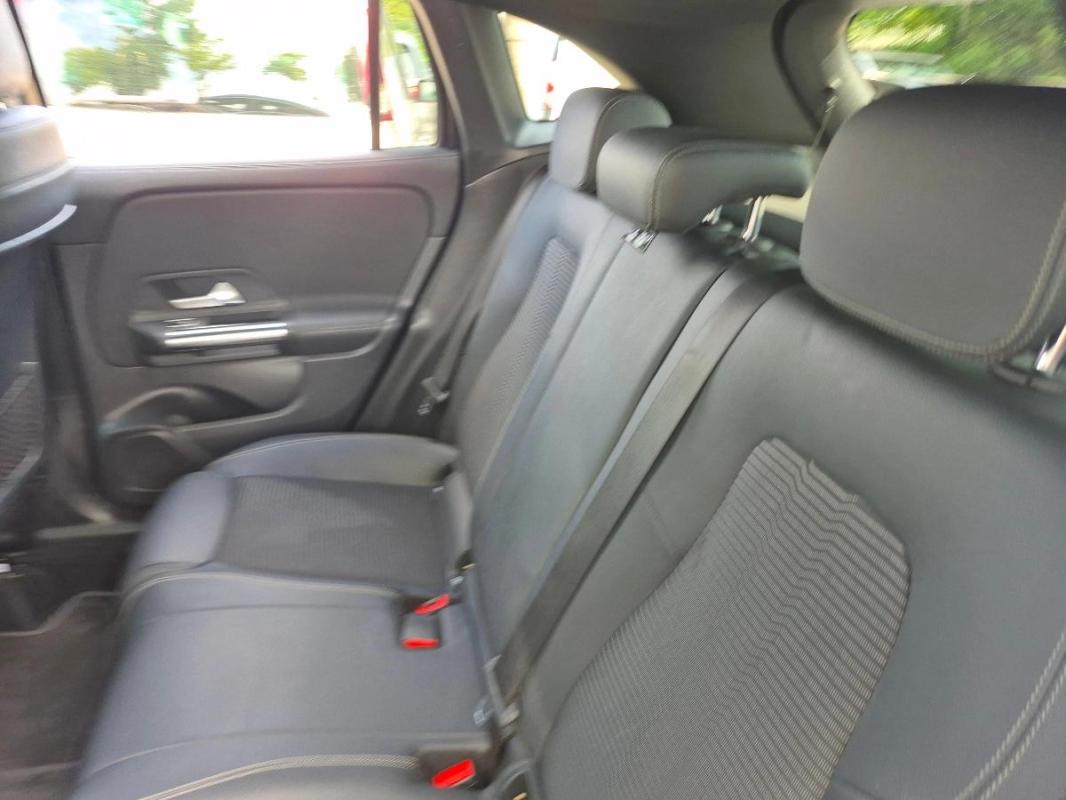Mercedes-Benz Gla 2.0 200 D 150 BUSINESS LINE 8G-DCT BVA
