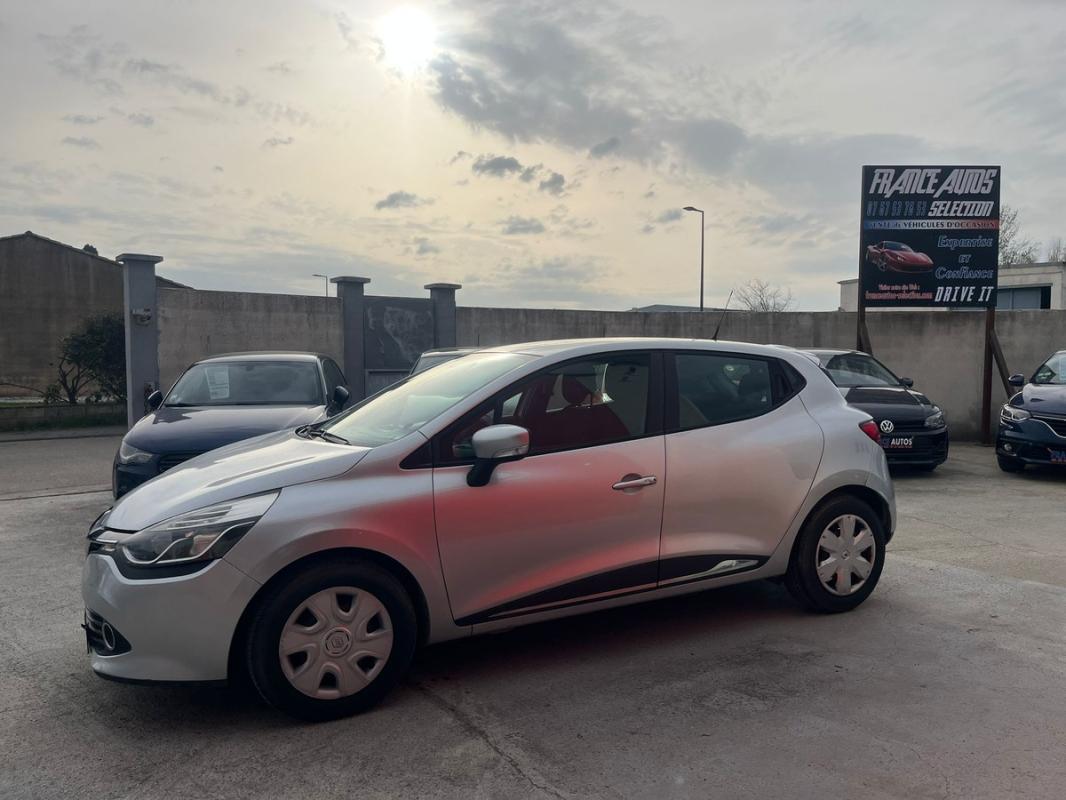 Renault Clio IV 1.5 DCI 90 CHEVAUX | ENTIÈREMENT RÉVISÉE & GARANTIE PENDANT 12 MOIS EN EUROPE
