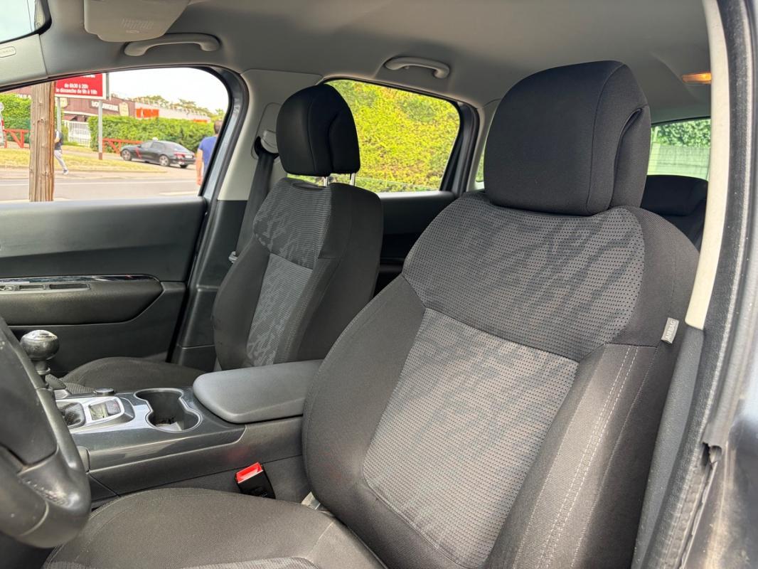 Peugeot 3008 2011 1.6L HDI 112 Confort Pack Carnet d entretient RÉGULATEUR RADARS PAYER ENT 3Fois