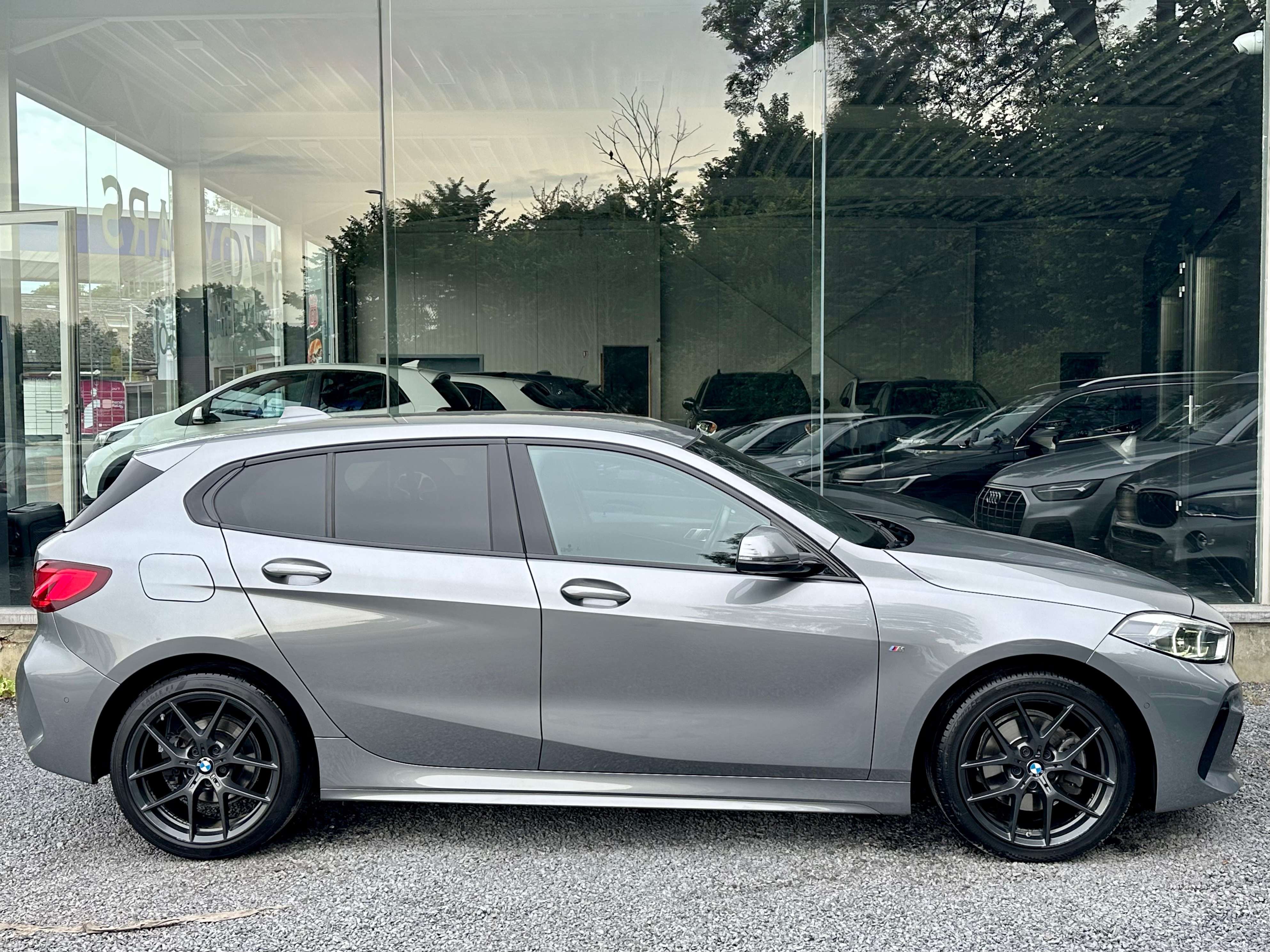 BMW 118 1.5*15694 HTVA*PACK M*1ER PROP*CARPLAY*CARNET COMPLET BMW*SIEGE SPORT*CAMERA*GARANTIE