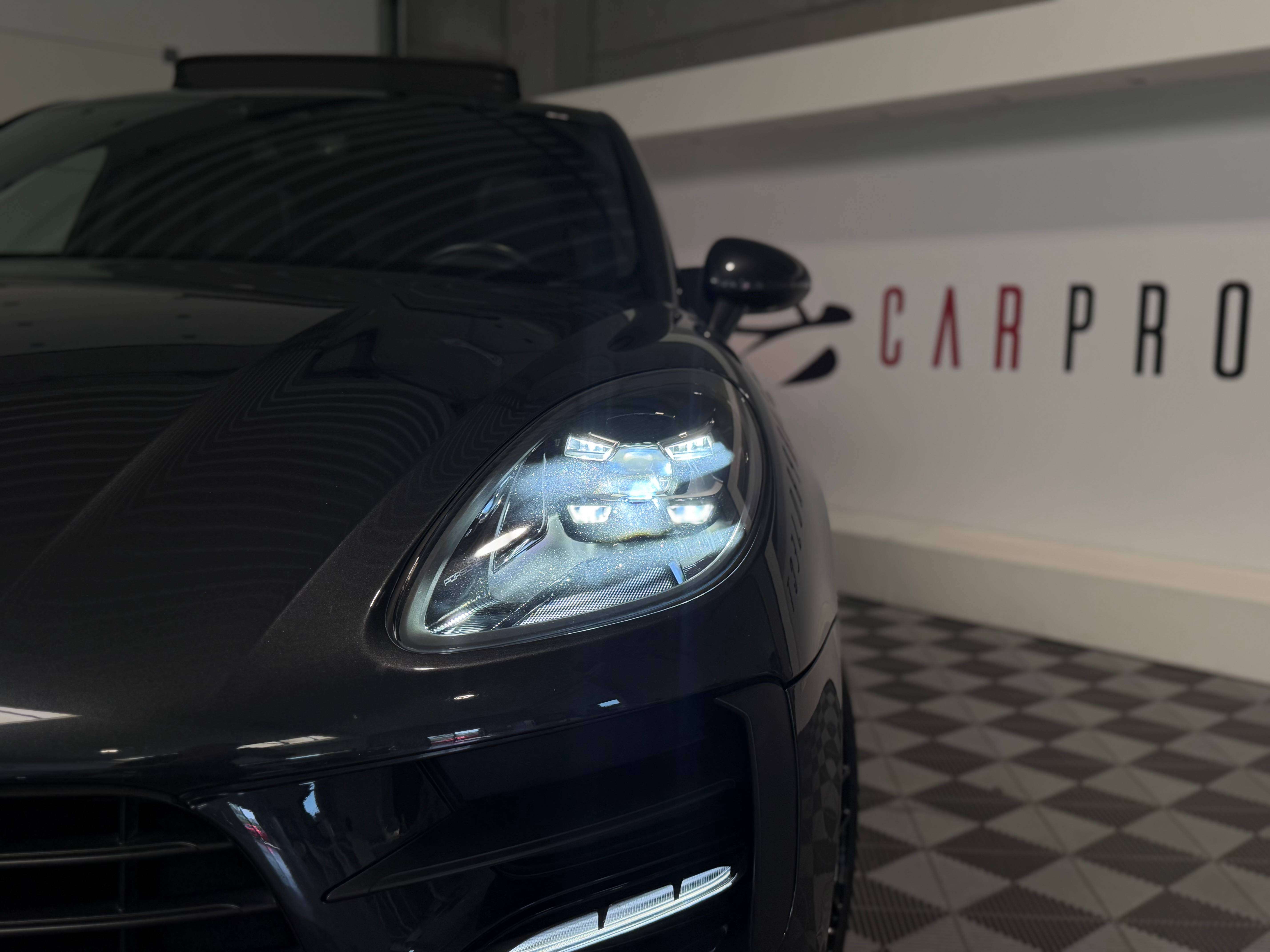 Porsche Macan 2.0 Turbo PDK, Toit Ouvrant, Apple Car-Play, Camera de recul
