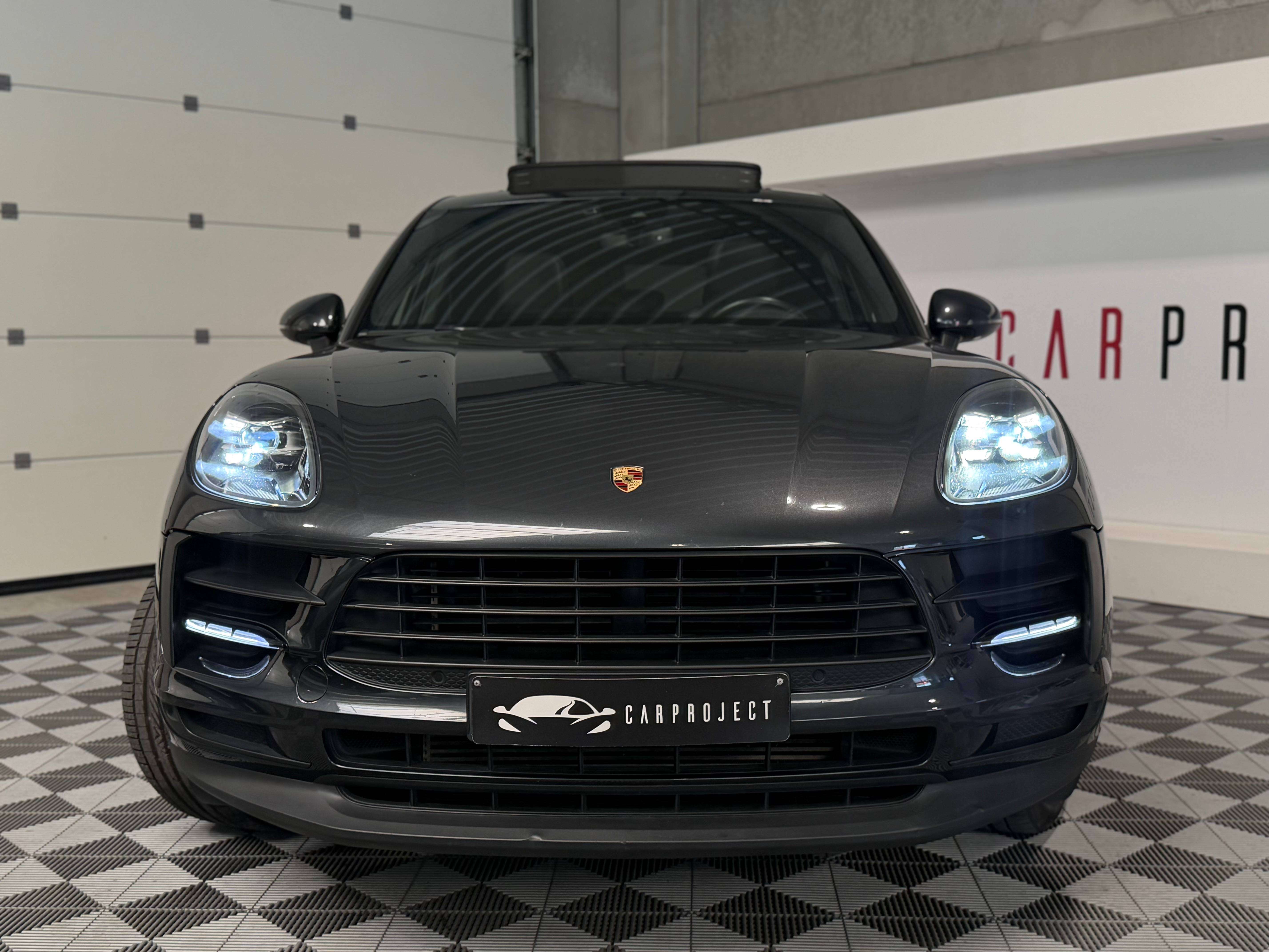 Porsche Macan 2.0 Turbo PDK, Toit Ouvrant, Apple Car-Play, Camera de recul