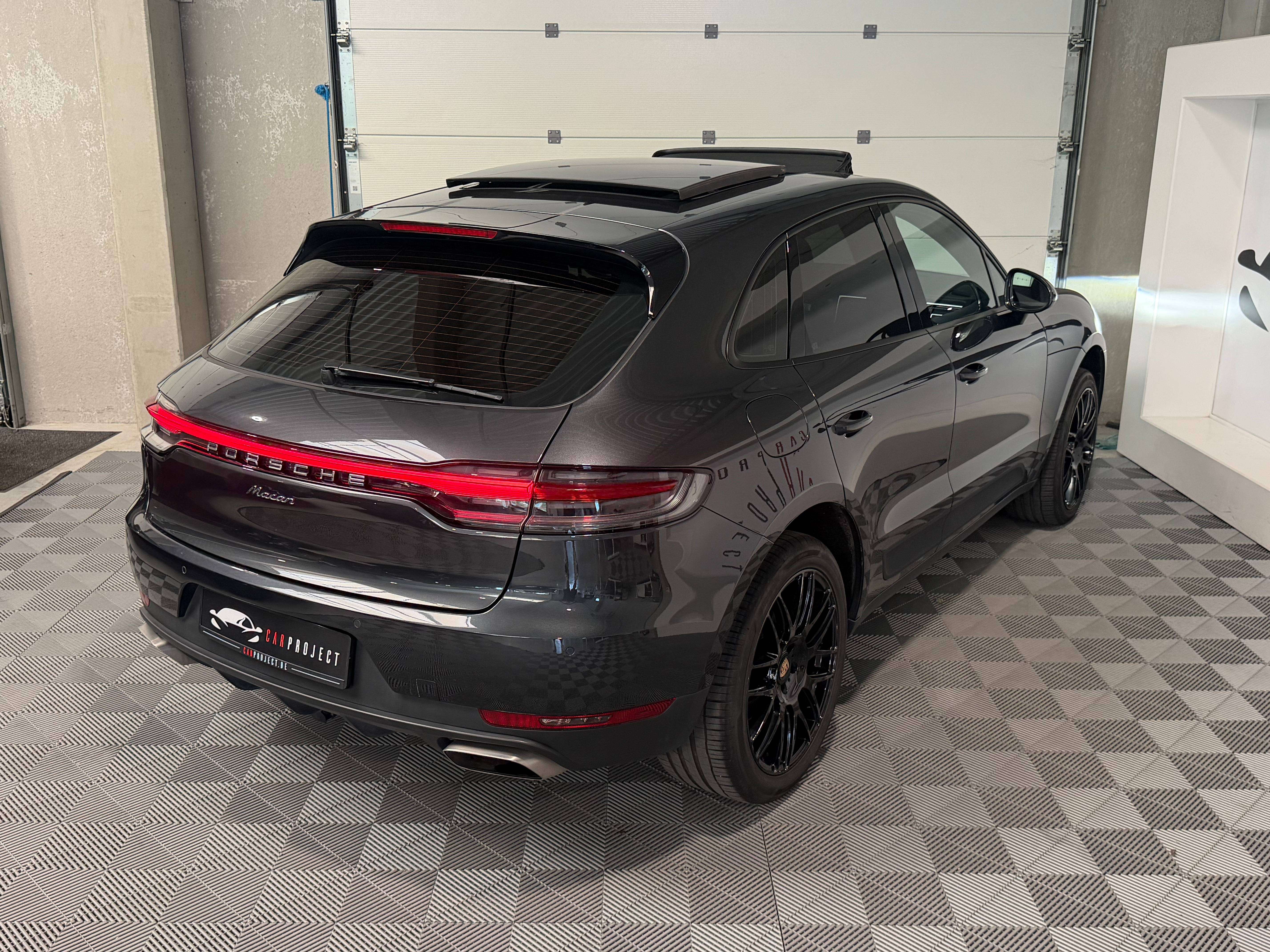 Porsche Macan 2.0 Turbo PDK, Toit Ouvrant, Apple Car-Play, Camera de recul