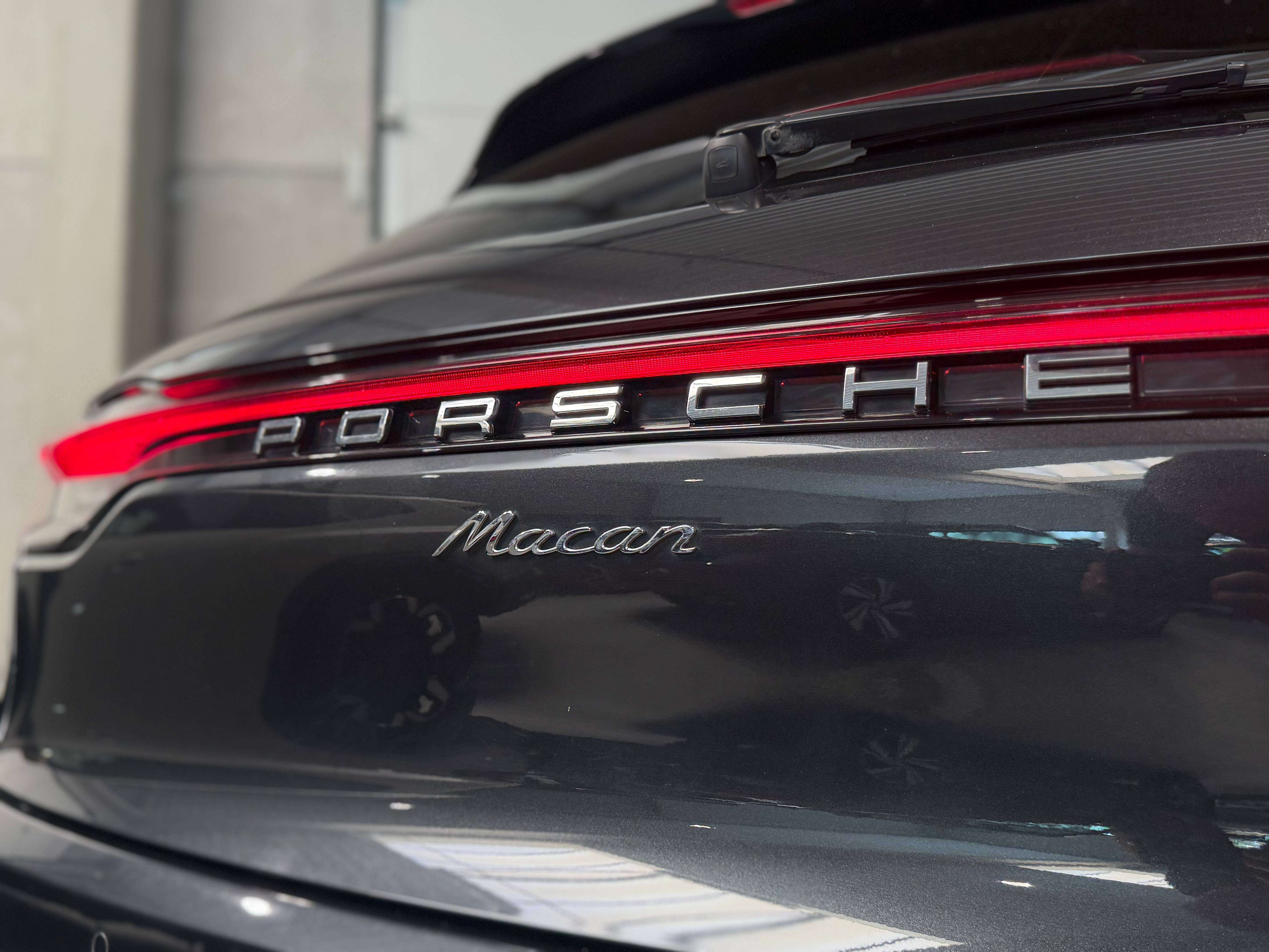 Porsche Macan 2.0 Turbo PDK, Toit Ouvrant, Apple Car-Play, Camera de recul