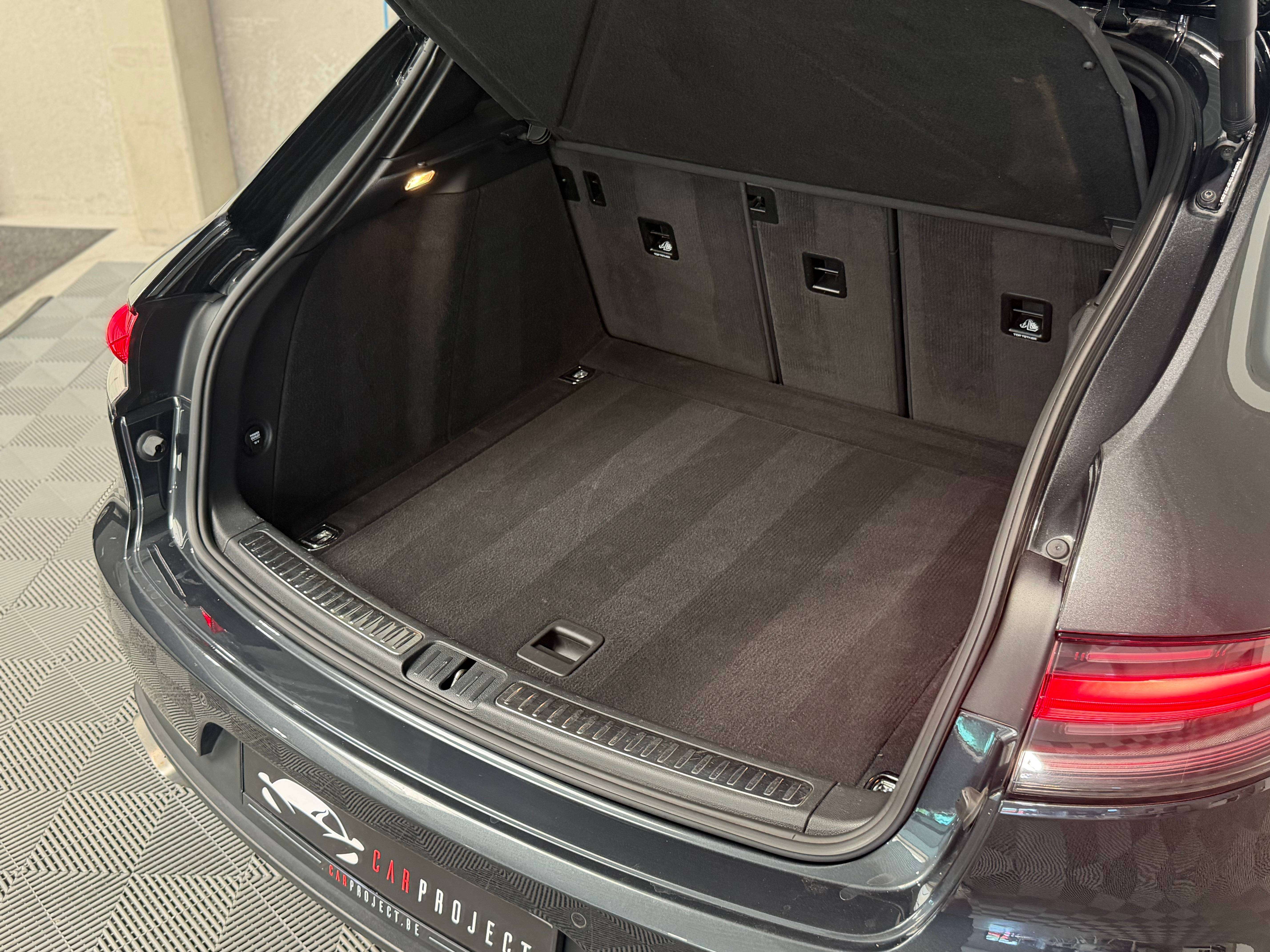 Porsche Macan 2.0 Turbo PDK, Toit Ouvrant, Apple Car-Play, Camera de recul