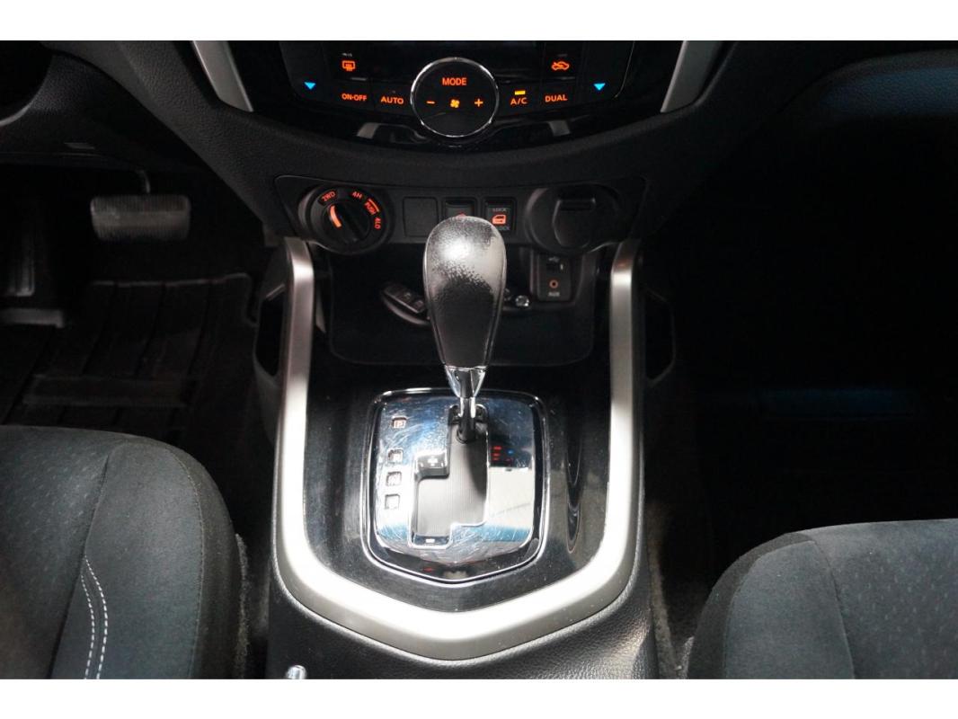 Nissan Navara NP300 2.3 dCi - 190 BVA Euro 6 PICK UP DOUBLE CABINE Double-Cab Tekna