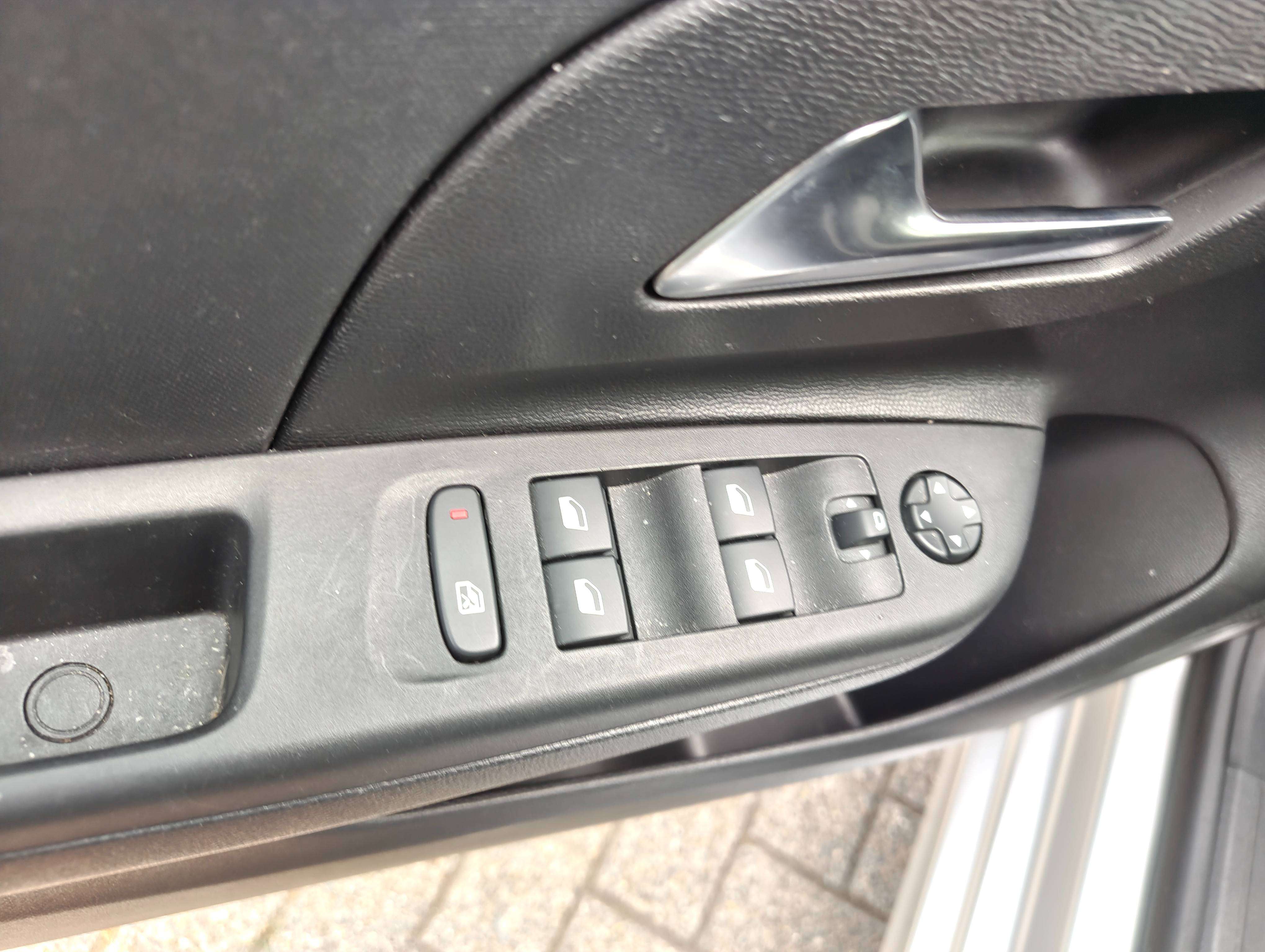 Opel Corsa Corsa 1.2i Edition S/S 75 pk slechts 44000 km