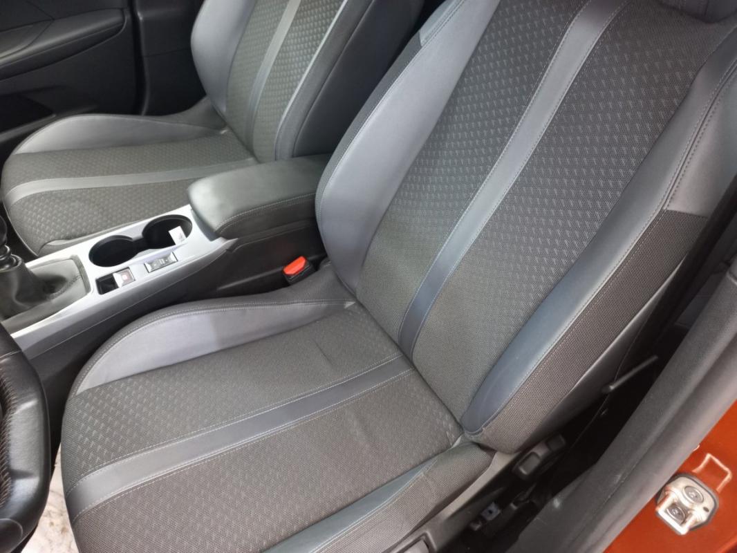 Peugeot 2008 II 1.2 PT 100 S&S ALLURE BUSINESS
