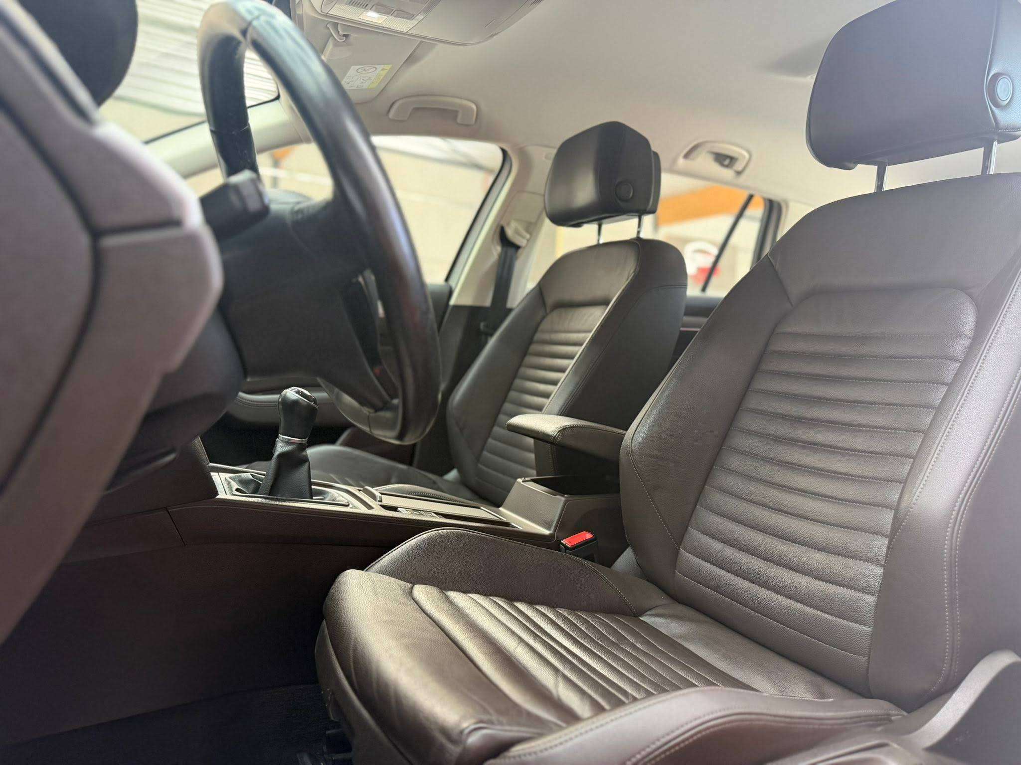 Volkswagen Passat Variant Passat SW 1.6 CR TDi Highline COMPTEUR DIGITAL PHARE LED