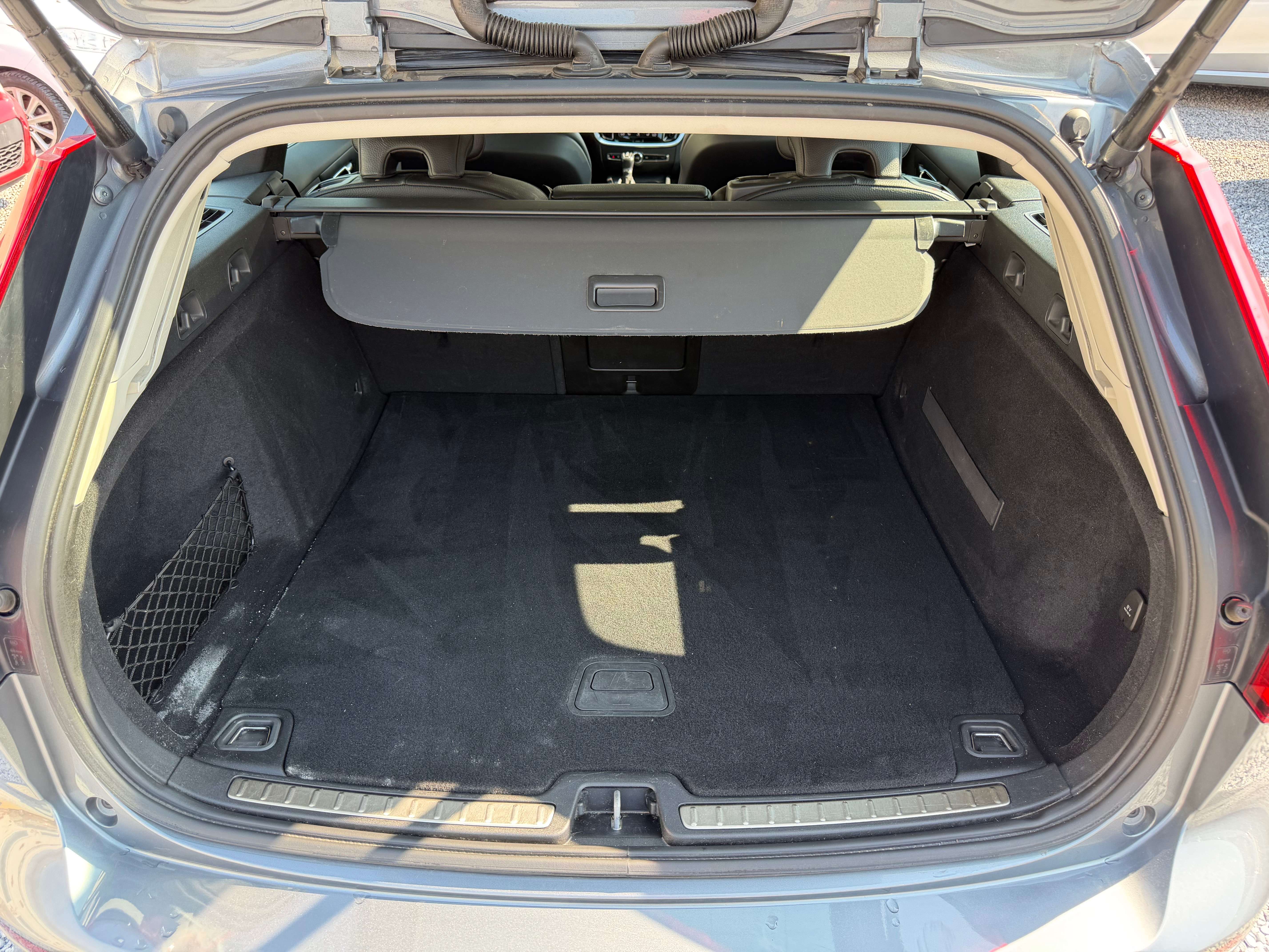 Volvo V60 2.0 D3 AWD Geartronic - Full LED - Cuir - Navigation - Caméra