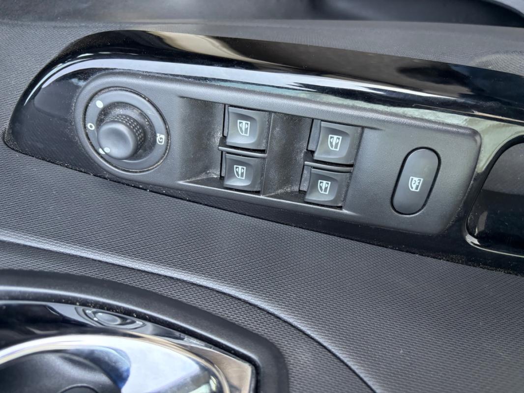 Renault Captur 1.5l dCi Energy Intens EMBRAYAGE NEUF KIT DISTRIBUTION FAITE GPS BLUETOOTH RADARS
