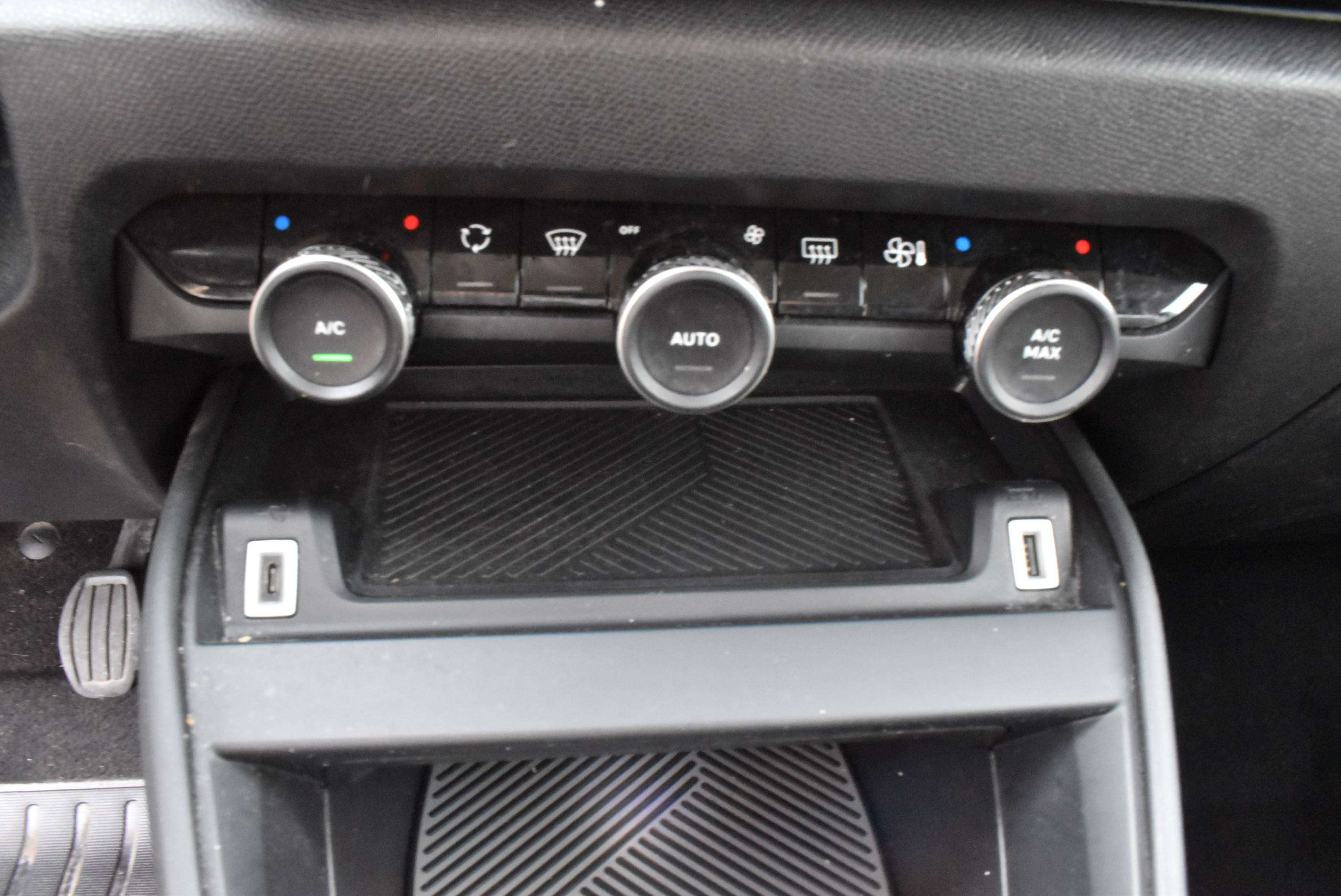 Citroen C4 1.2i Business GPS / CarPlay / Airco