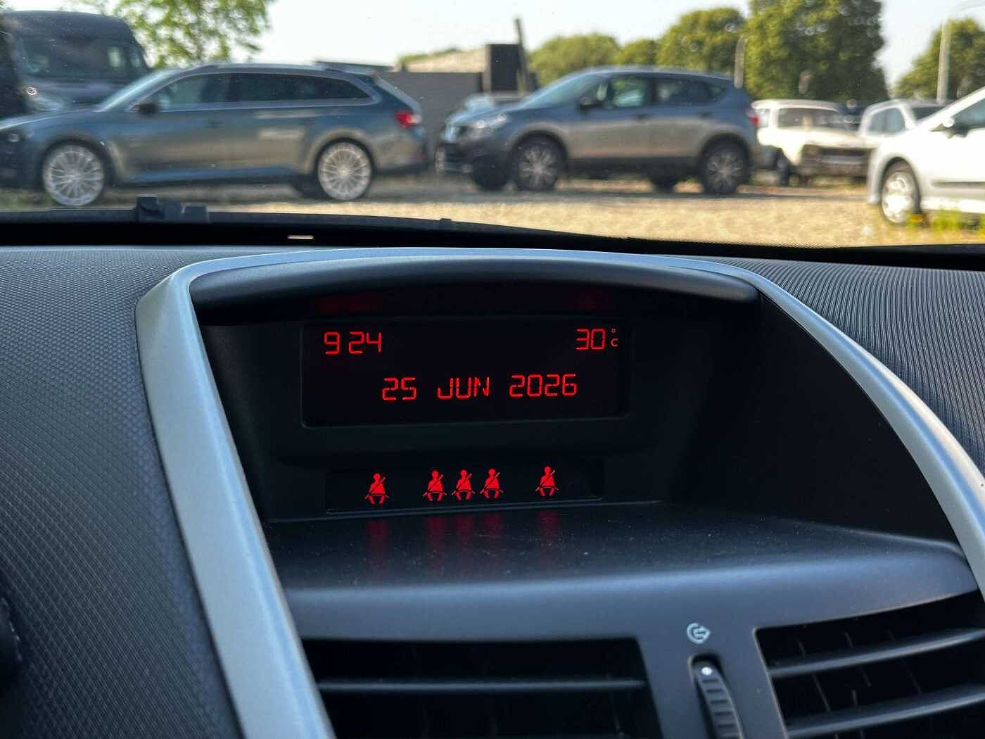 Peugeot 207 1.4i Active CLIM/JANTES/GARANTIE 12 MOIS