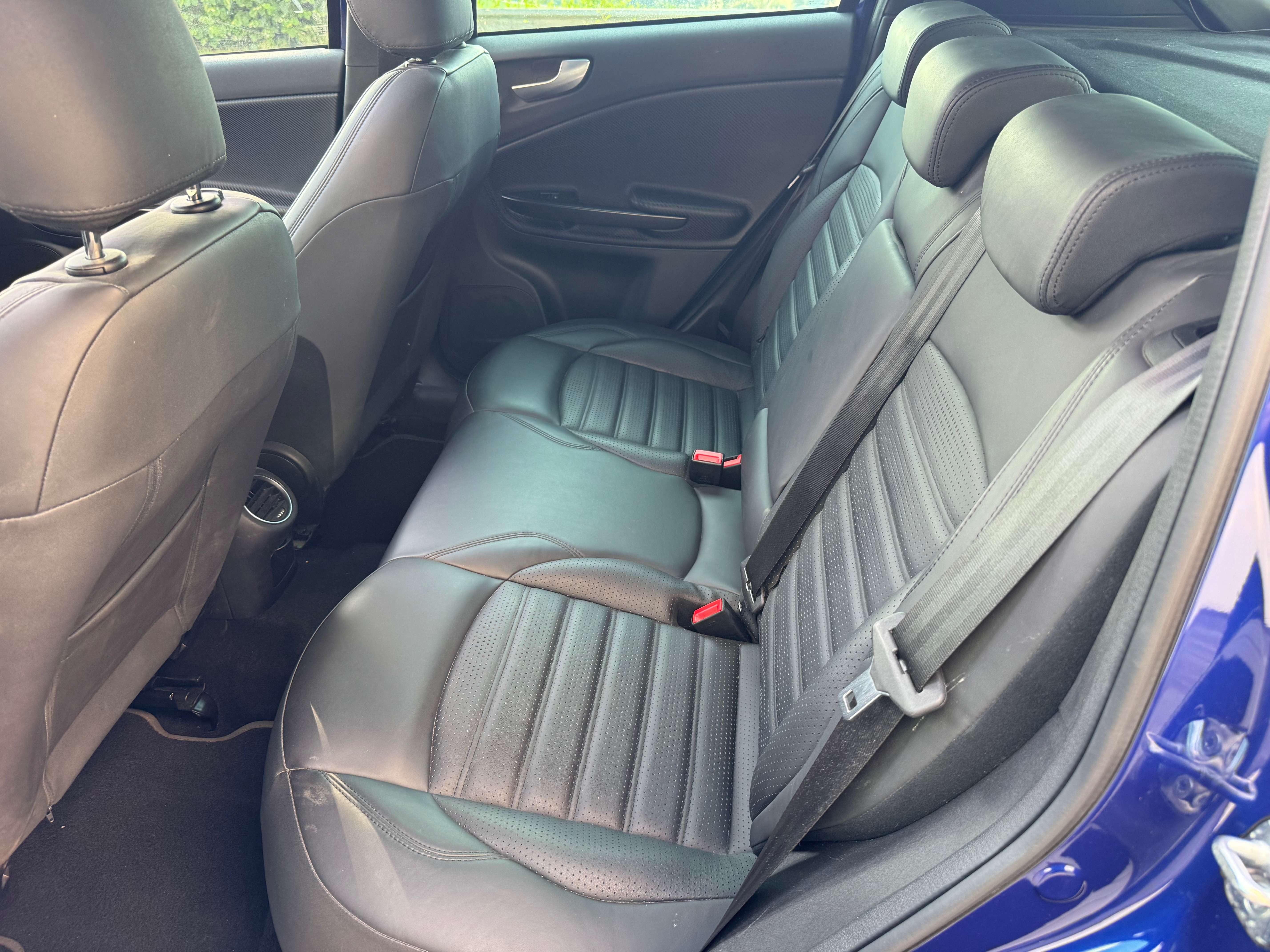 Alfa Romeo Giulietta Toit ouvrant sport full Options garantie 1 an