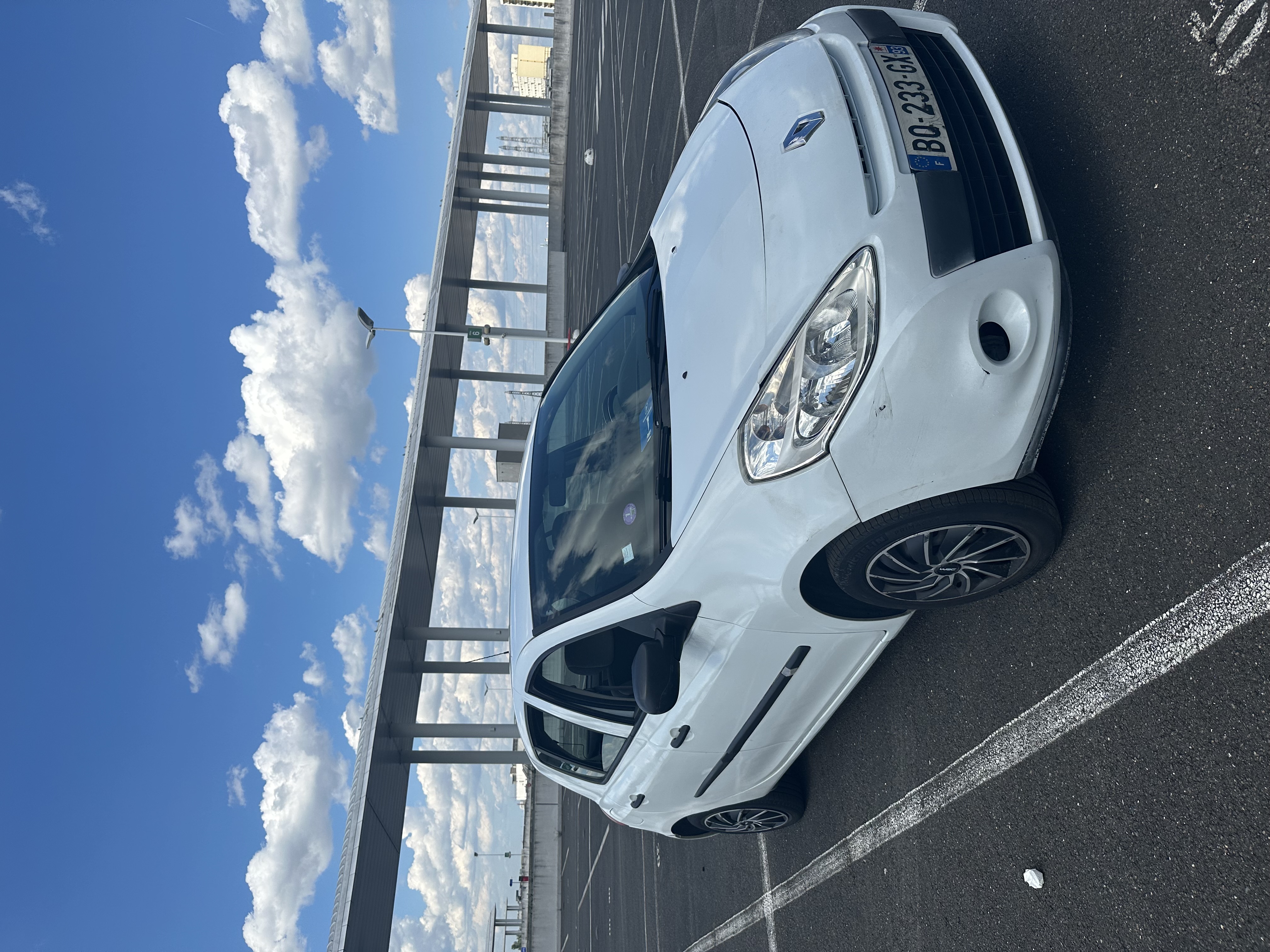 Renault Clio III (2) 1.2 16V 75 AUTHENTIQUE 5P