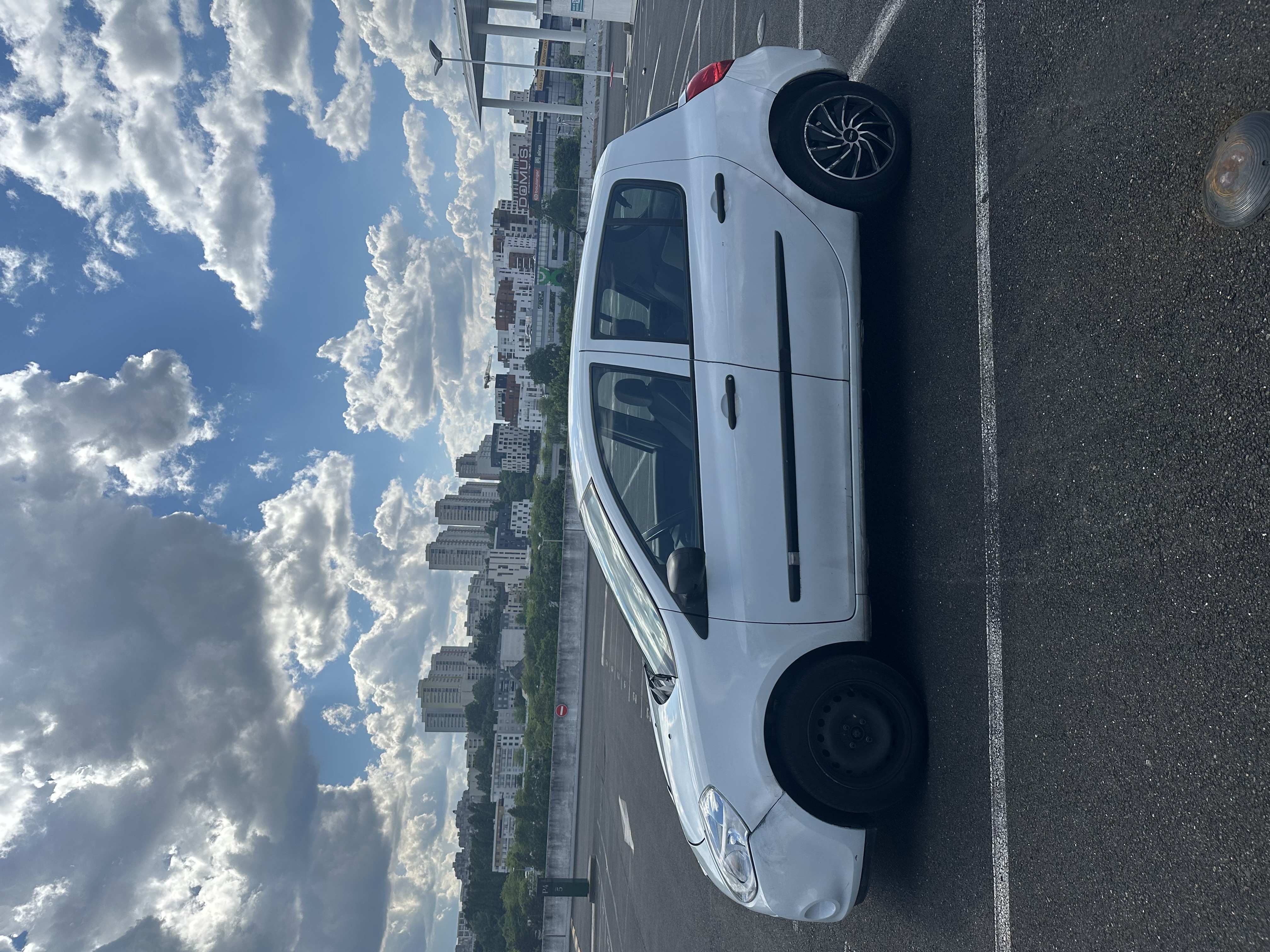 Renault Clio III (2) 1.2 16V 75 AUTHENTIQUE 5P