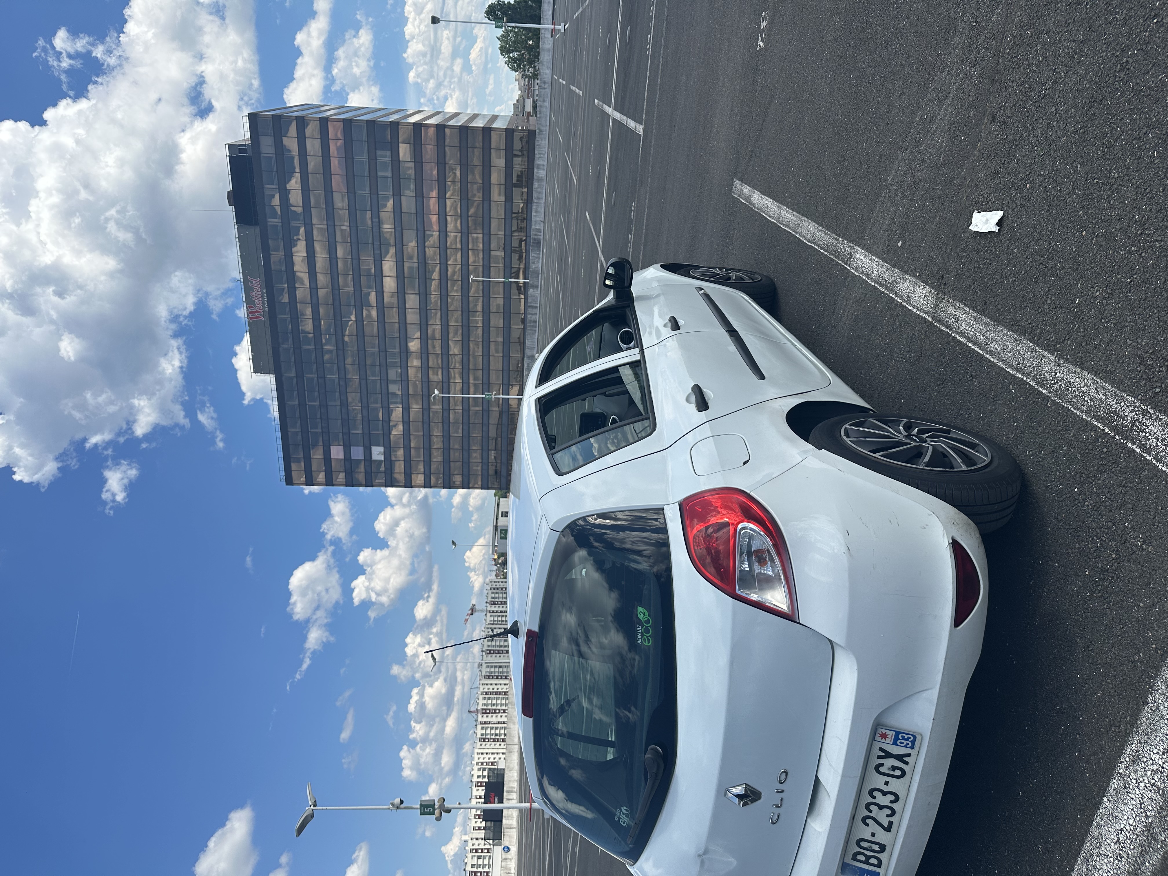 Renault Clio III (2) 1.2 16V 75 AUTHENTIQUE 5P