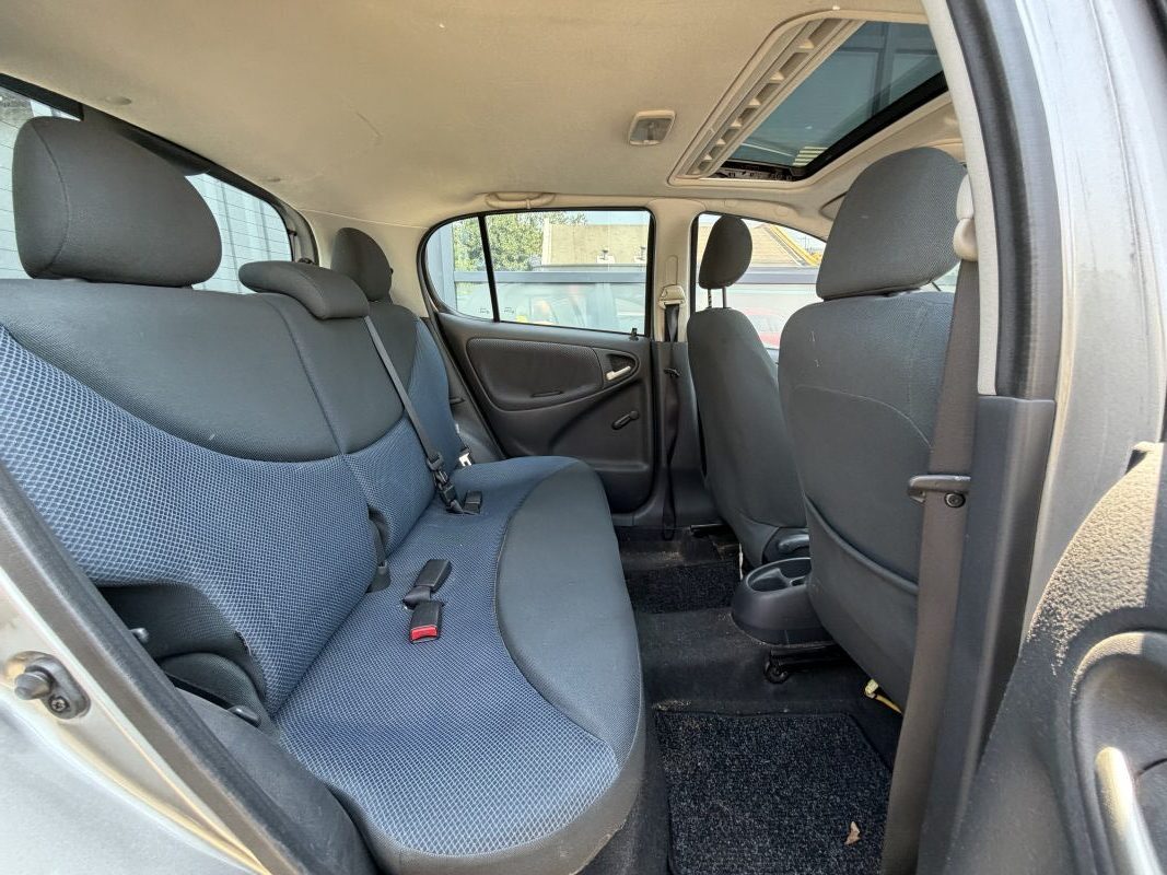 Toyota Yaris PHASE 2 1.0 VVTi 65 - VENTE EN ETAT FRAIS A PREVOIR LIRE L ANNONCE / BOITE AUTOMATIQUE