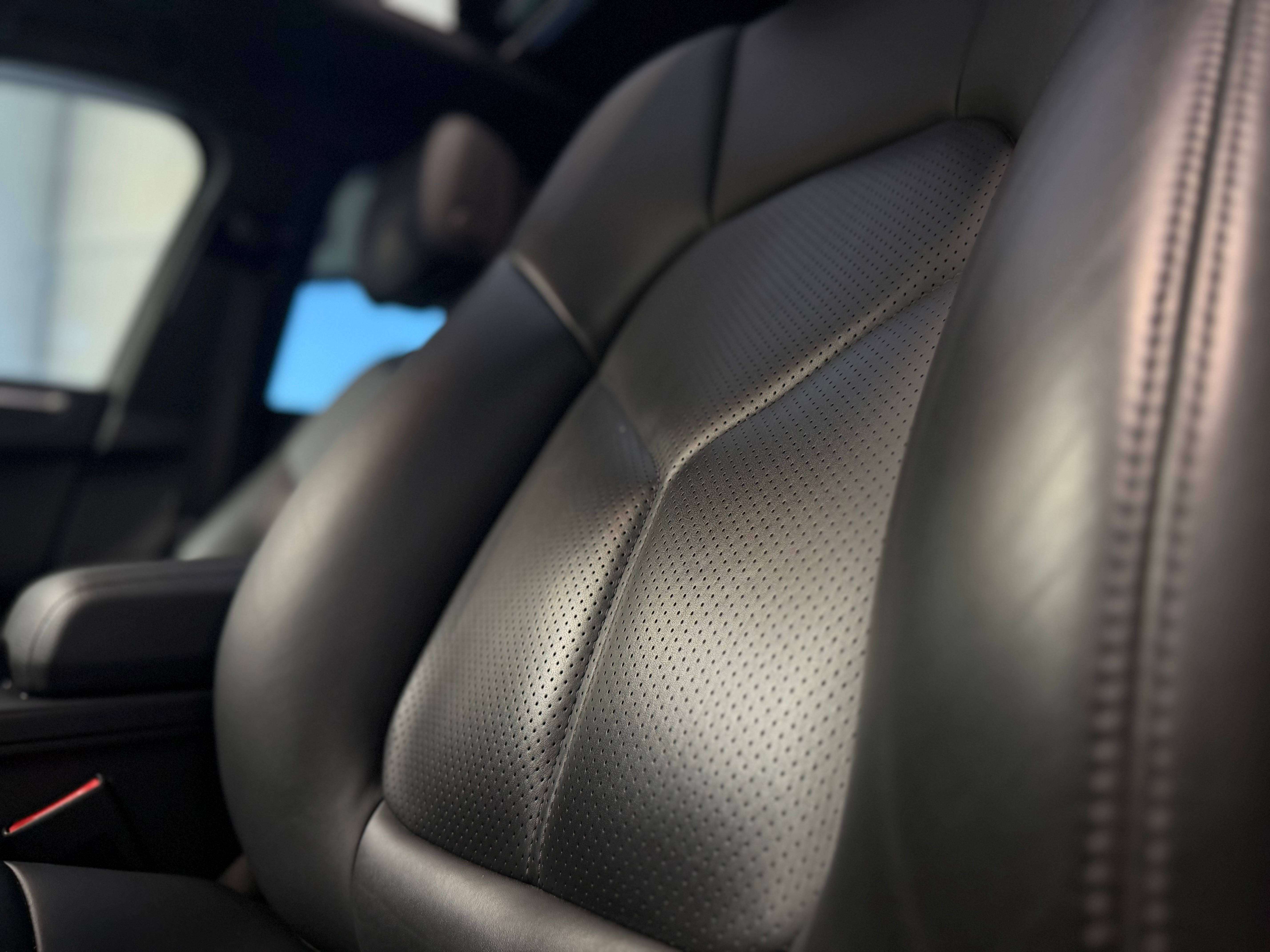 Porsche Macan 2.0 Turbo PDK, Toit Ouvrant, Apple Car-Play, Camera de recul