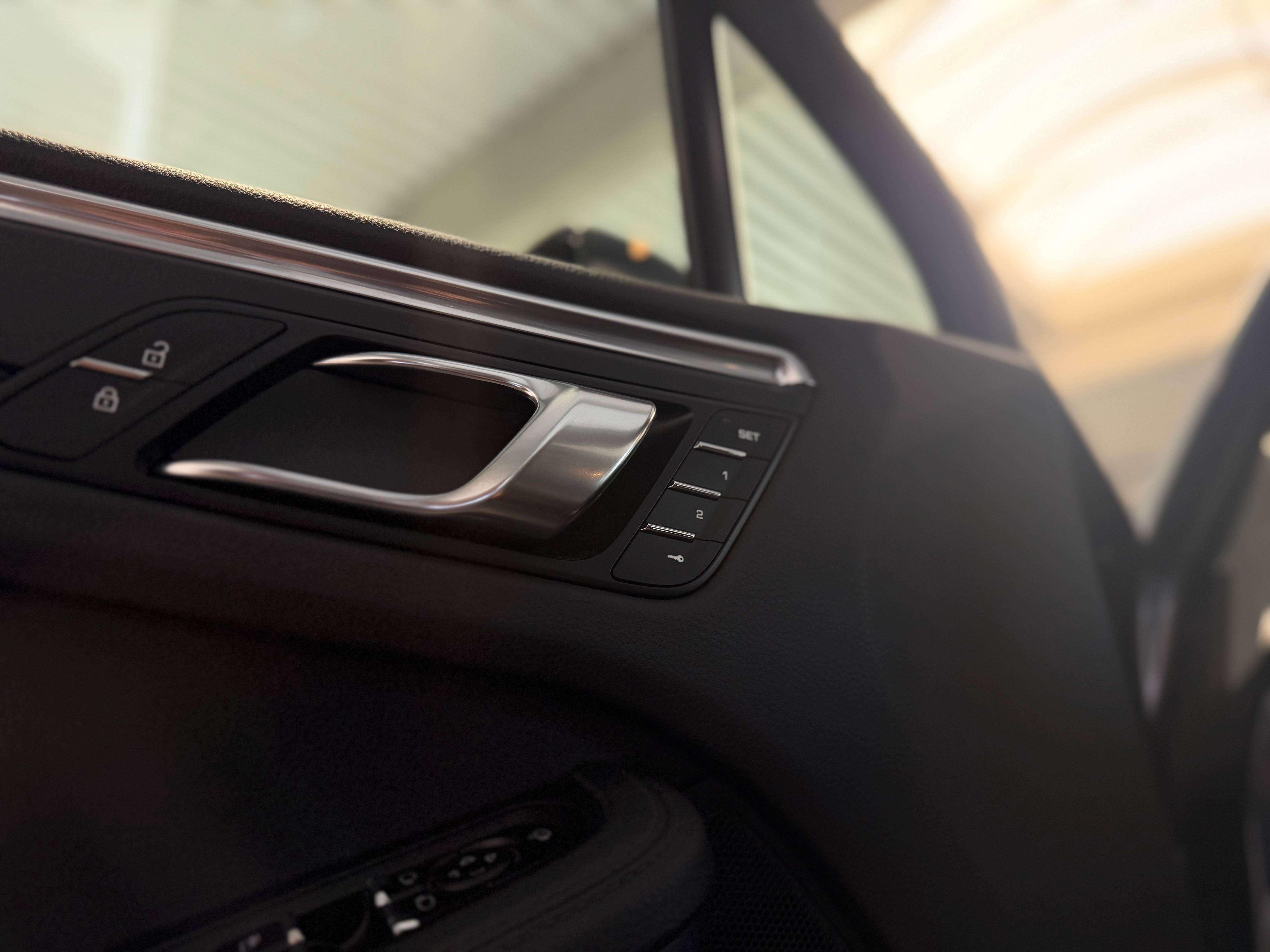 Porsche Macan 2.0 Turbo PDK, Toit Ouvrant, Apple Car-Play, Camera de recul