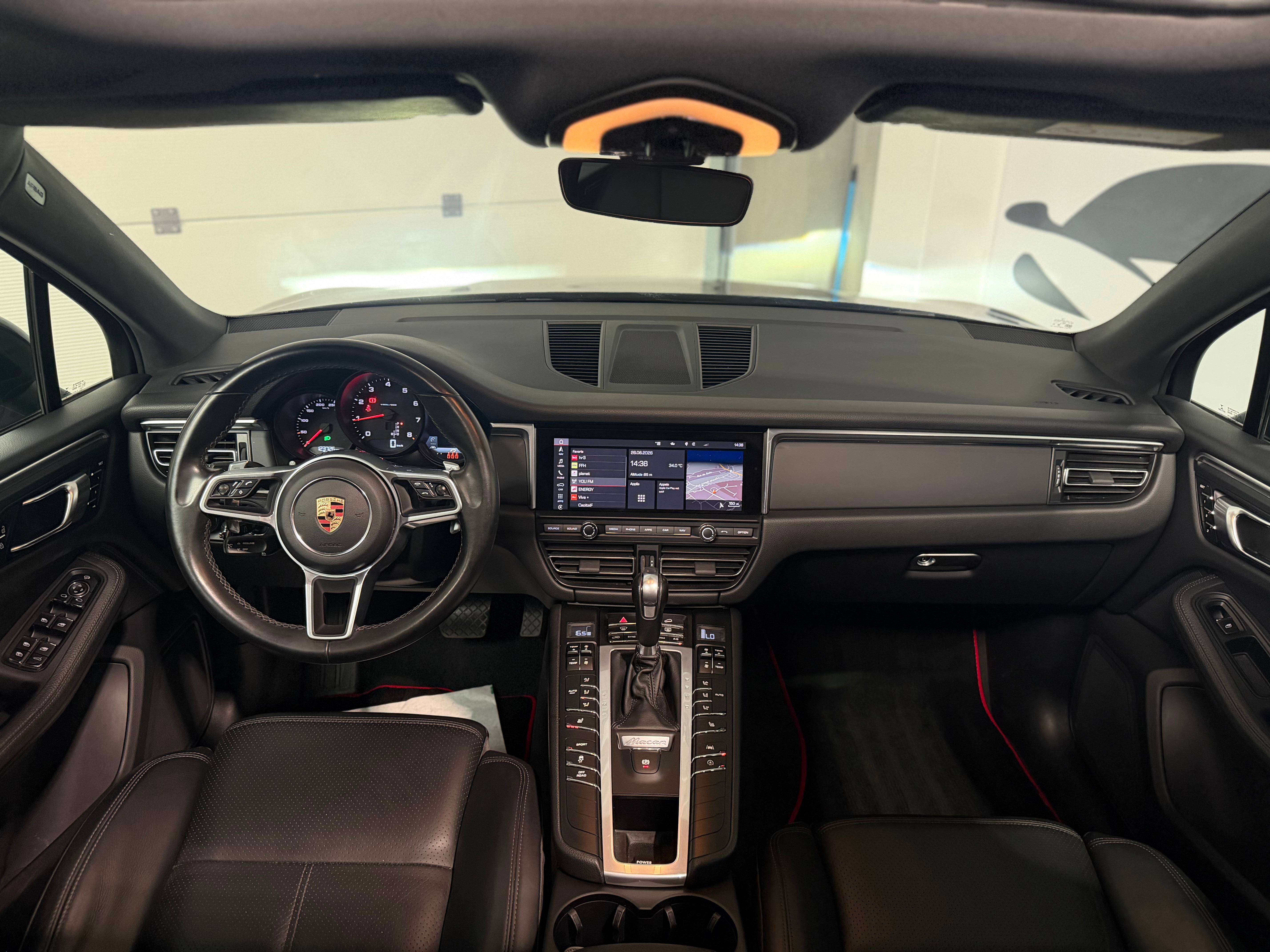 Porsche Macan 2.0 Turbo PDK, Toit Ouvrant, Apple Car-Play, Camera de recul