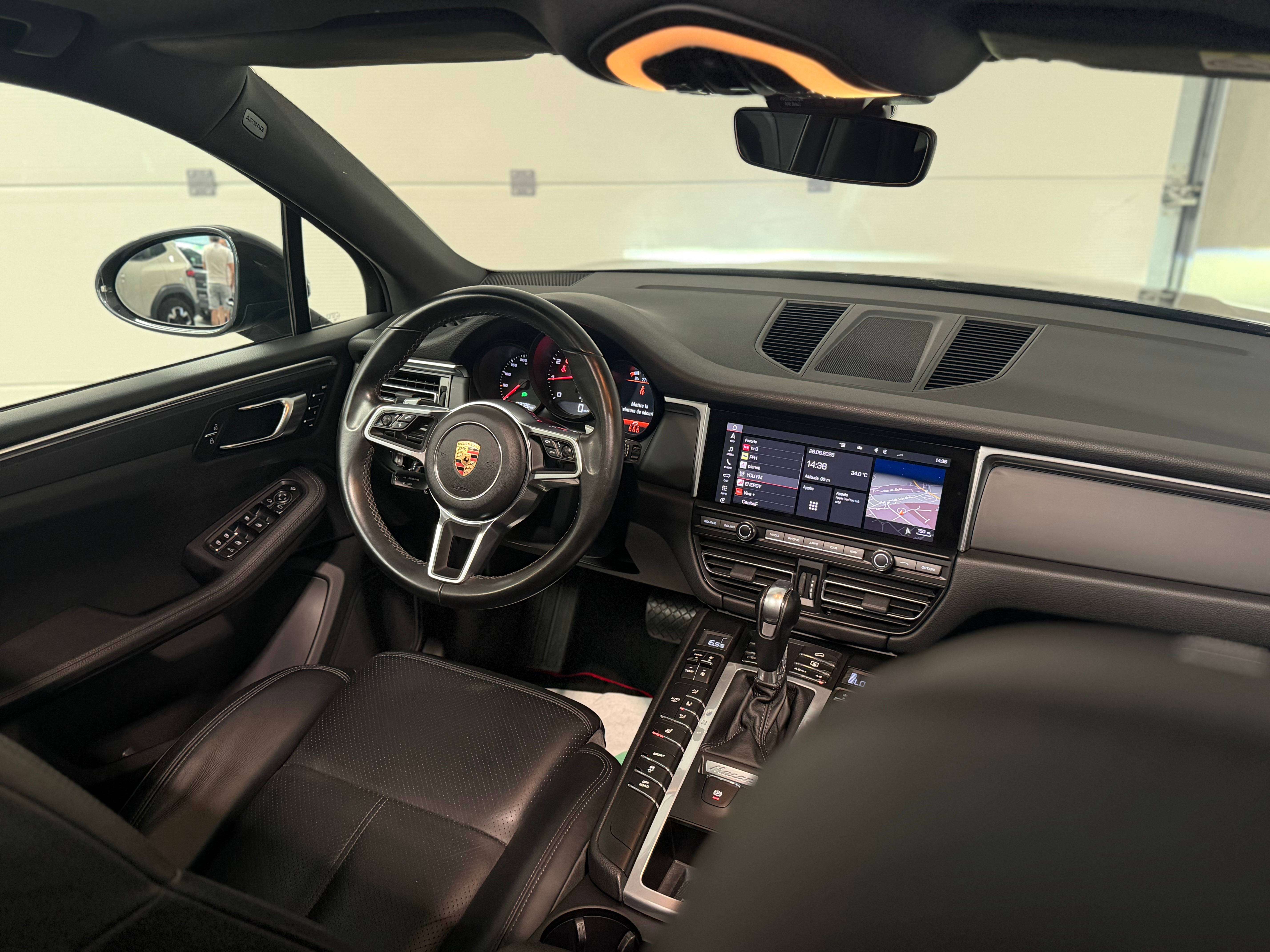 Porsche Macan 2.0 Turbo PDK, Toit Ouvrant, Apple Car-Play, Camera de recul