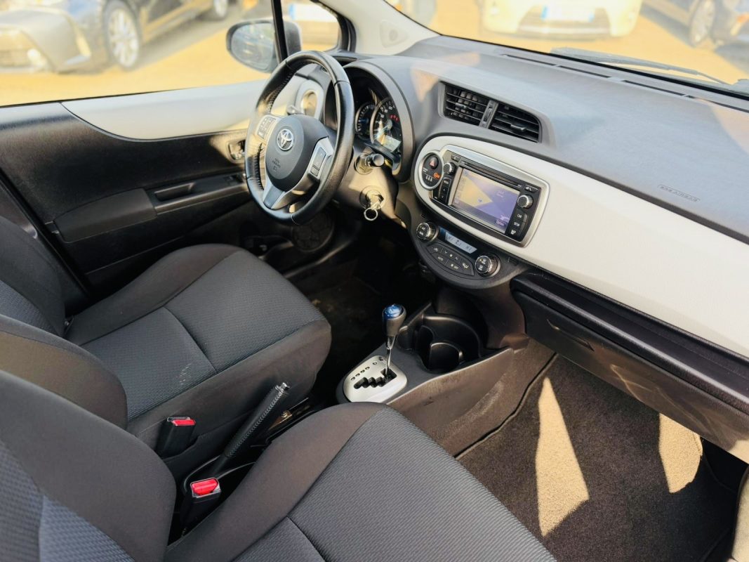Toyota Yaris III 1.5 HYBRID 100H DYNAMIC