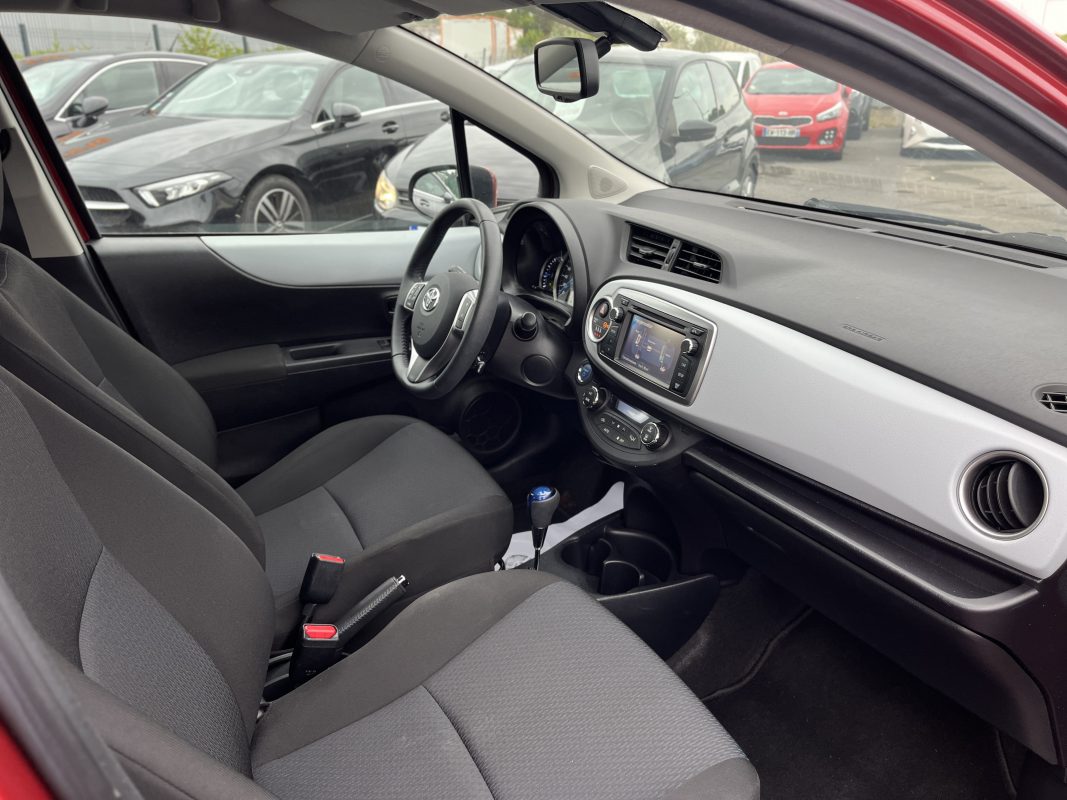 Toyota Yaris III 1.5 HYBRID 100H BUSINESS