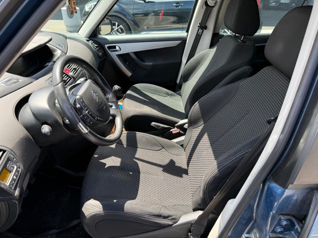 Citroen C4 1.6 HDI 110 Cv BVM6 / 5 PLACES - PAIEMENT EN 4 FOIS CB POSSIBLE