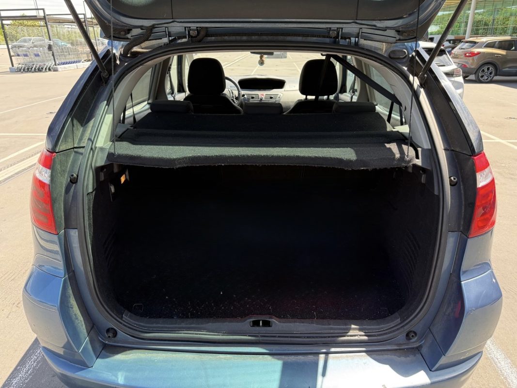 Citroen C4 1.6 HDI 110 Cv BVM6 / 5 PLACES - PAIEMENT EN 4 FOIS CB POSSIBLE
