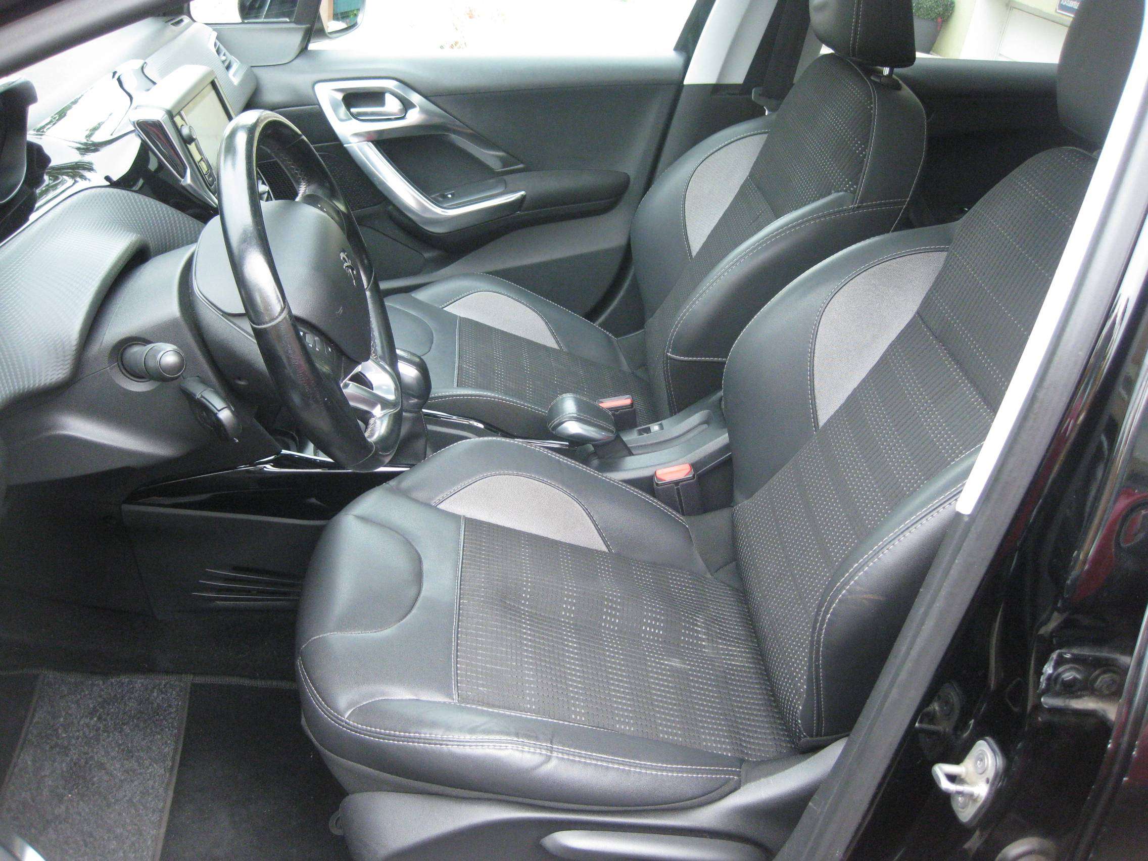 Peugeot 2008 1.6 HDi GPS Clim Toît Panoramique Garantie Euro 6b