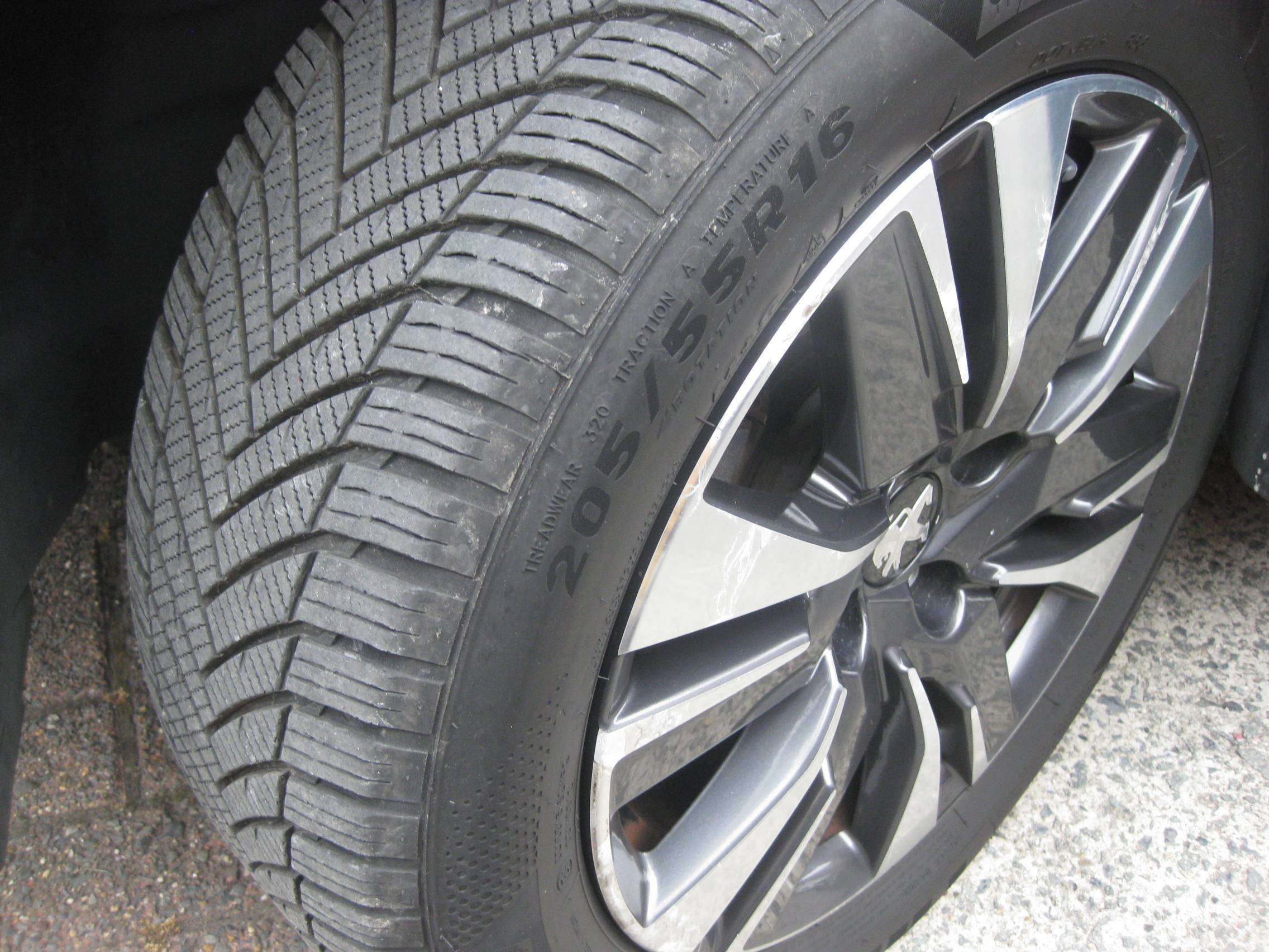 Peugeot 2008 1.6 HDi GPS Clim Toît Panoramique Garantie Euro 6b