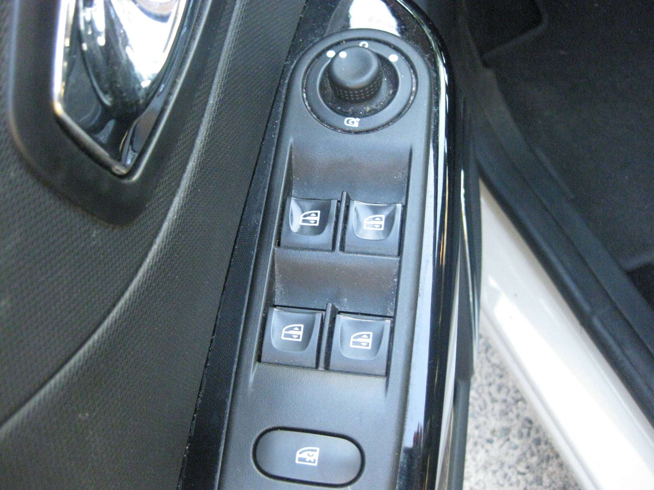 Renault Captur 1.5 dCi Automatique GPS Clim Camera Garantie