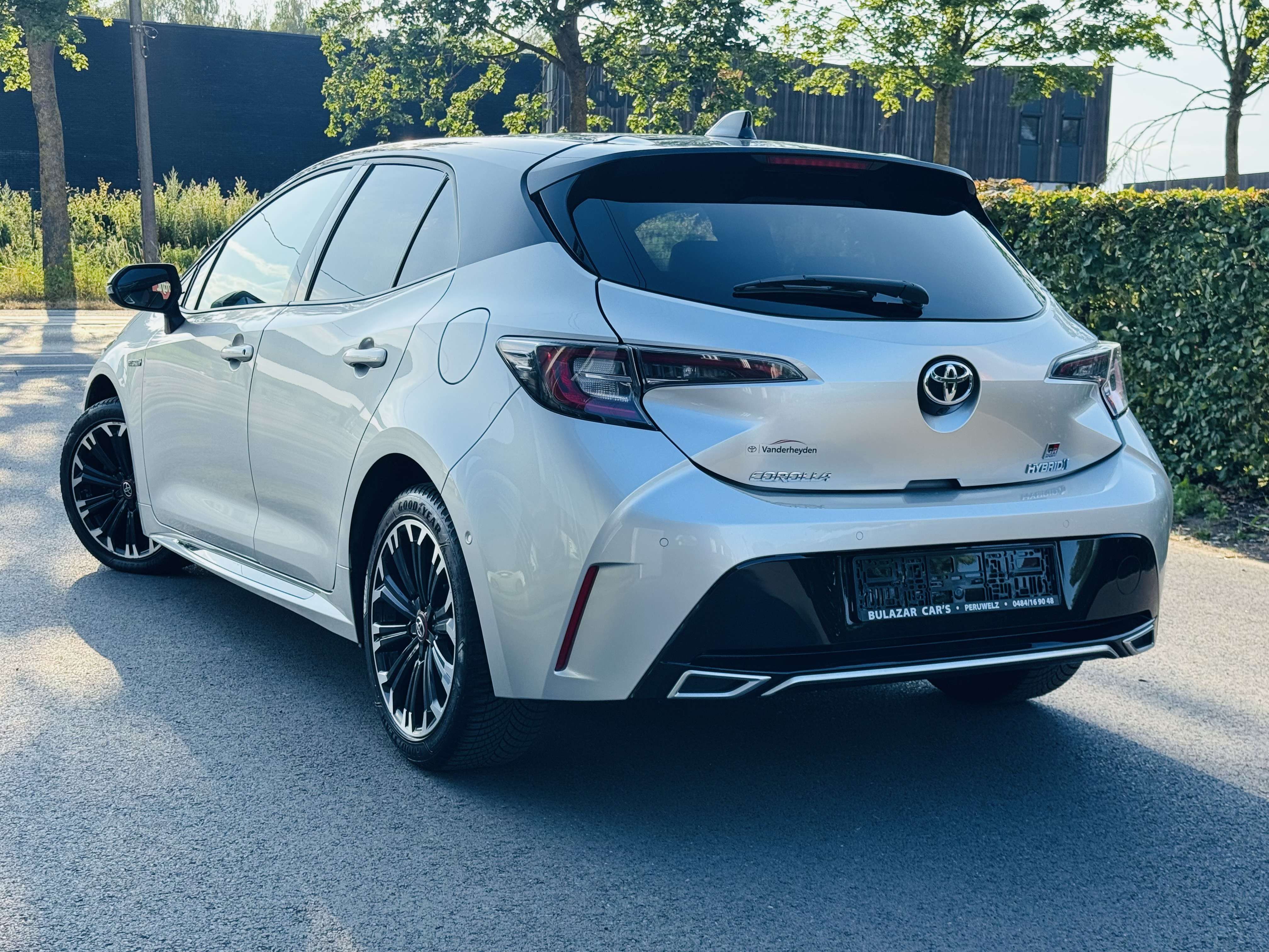 Toyota Corolla Corolla Hybrid 1.8 GR Sport  e-CVT*LED*NAVI*KEYLESS*GARANTIE TOYOTA
