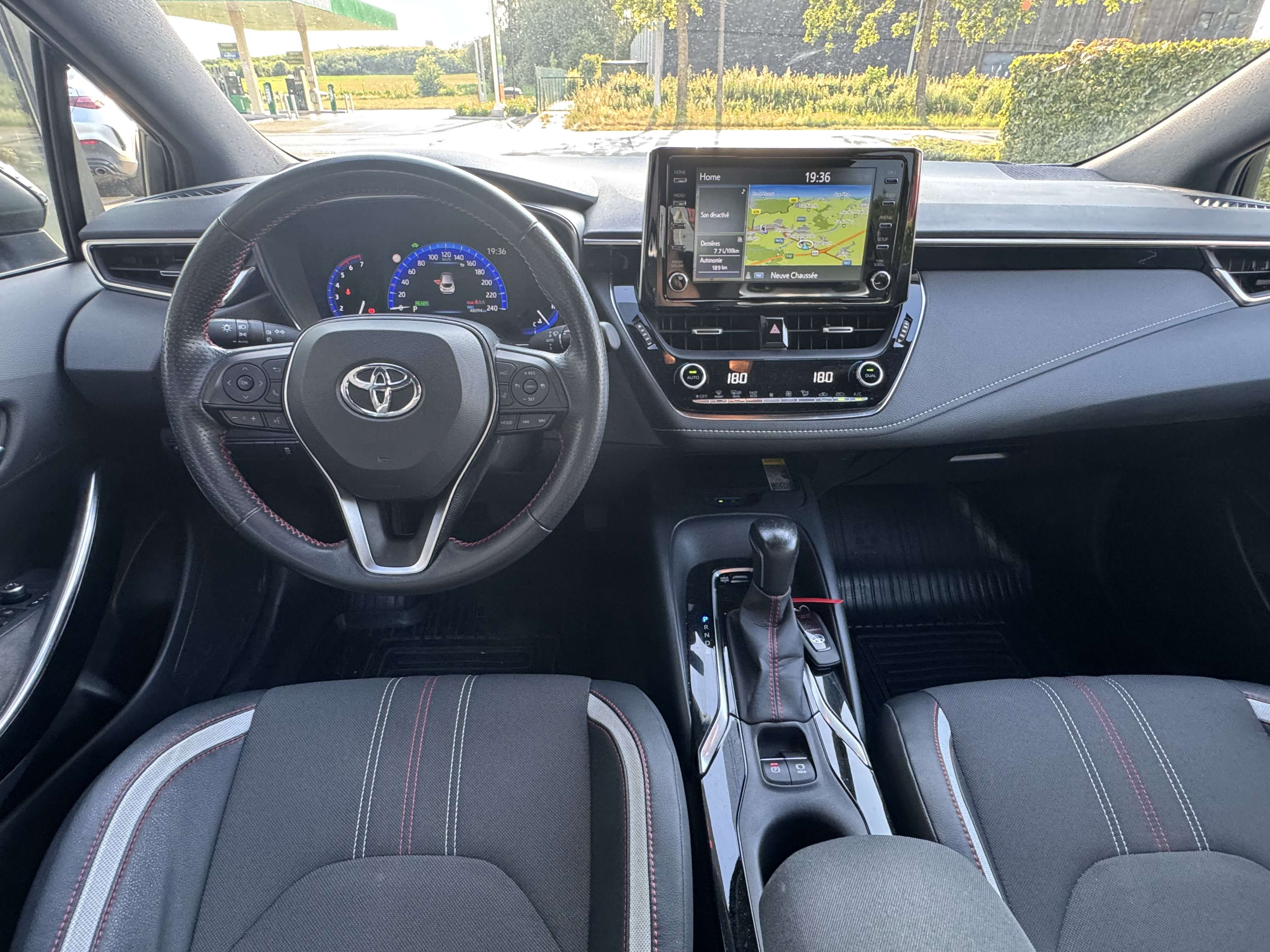 Toyota Corolla Corolla Hybrid 1.8 GR Sport  e-CVT*LED*NAVI*KEYLESS*GARANTIE TOYOTA