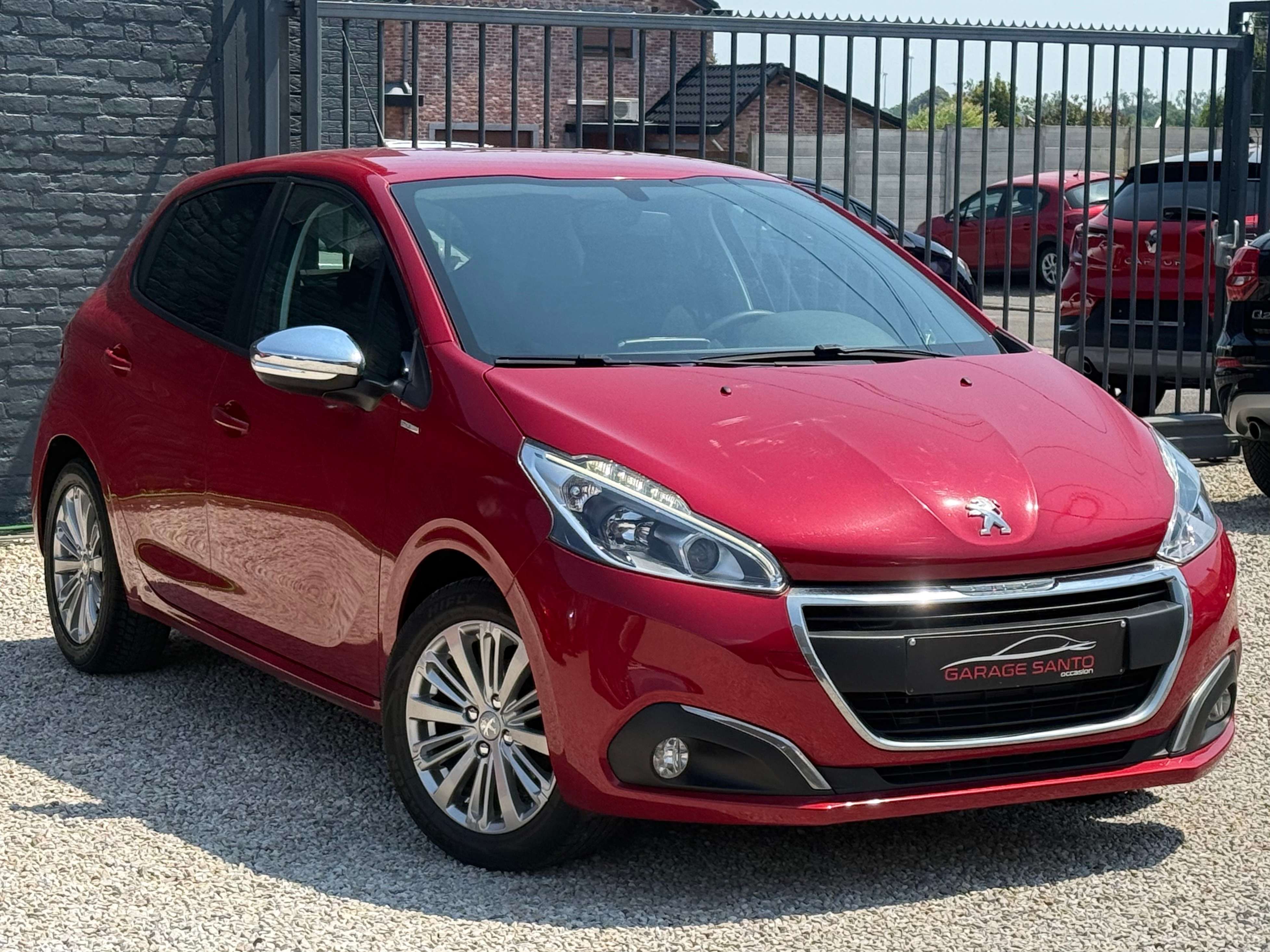 Peugeot 208 208 1.2i Style Edition /CarPlay/Navi/Led/Garantie/