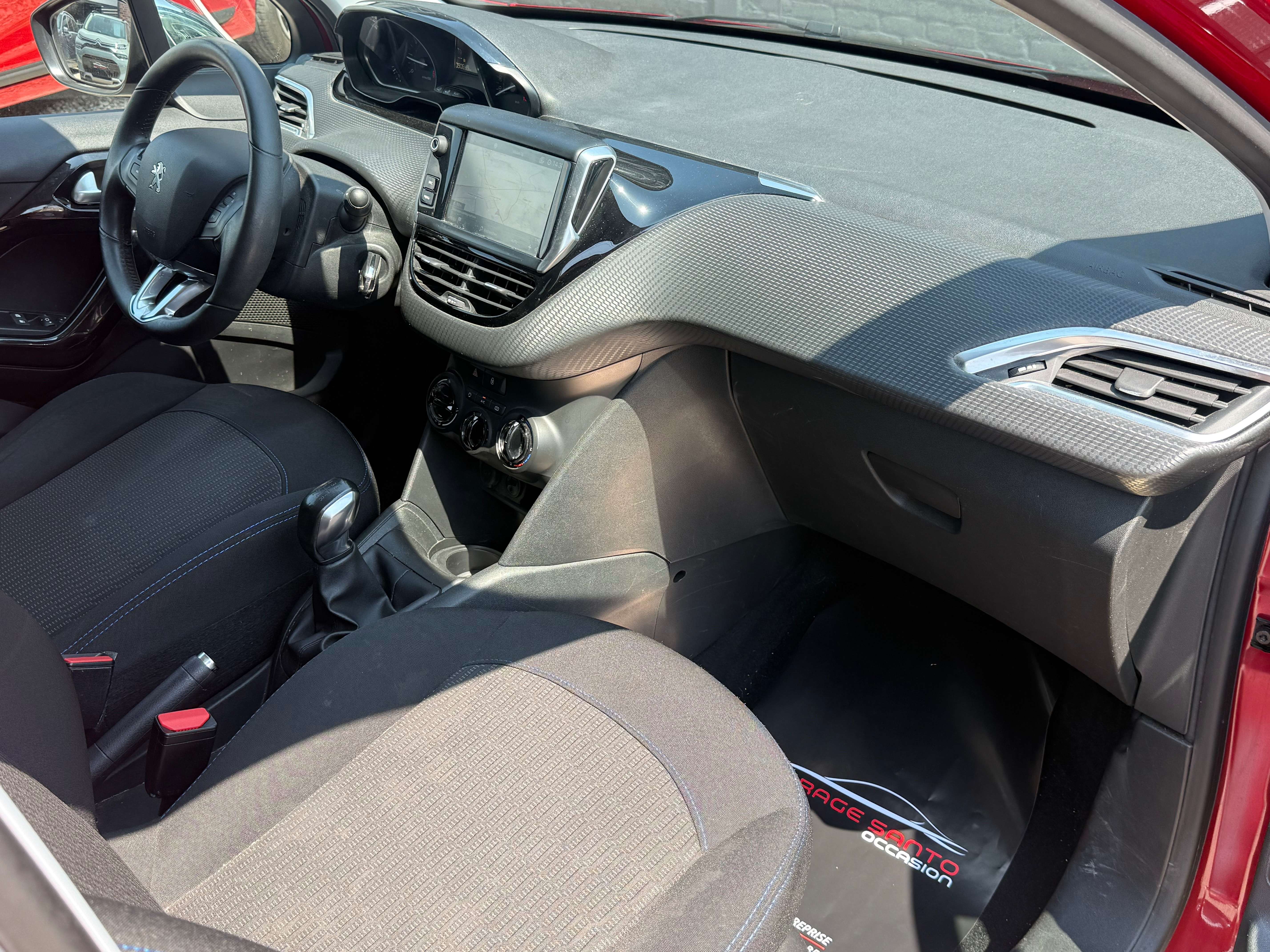 Peugeot 208 208 1.2i Style Edition /CarPlay/Navi/Led/Garantie/