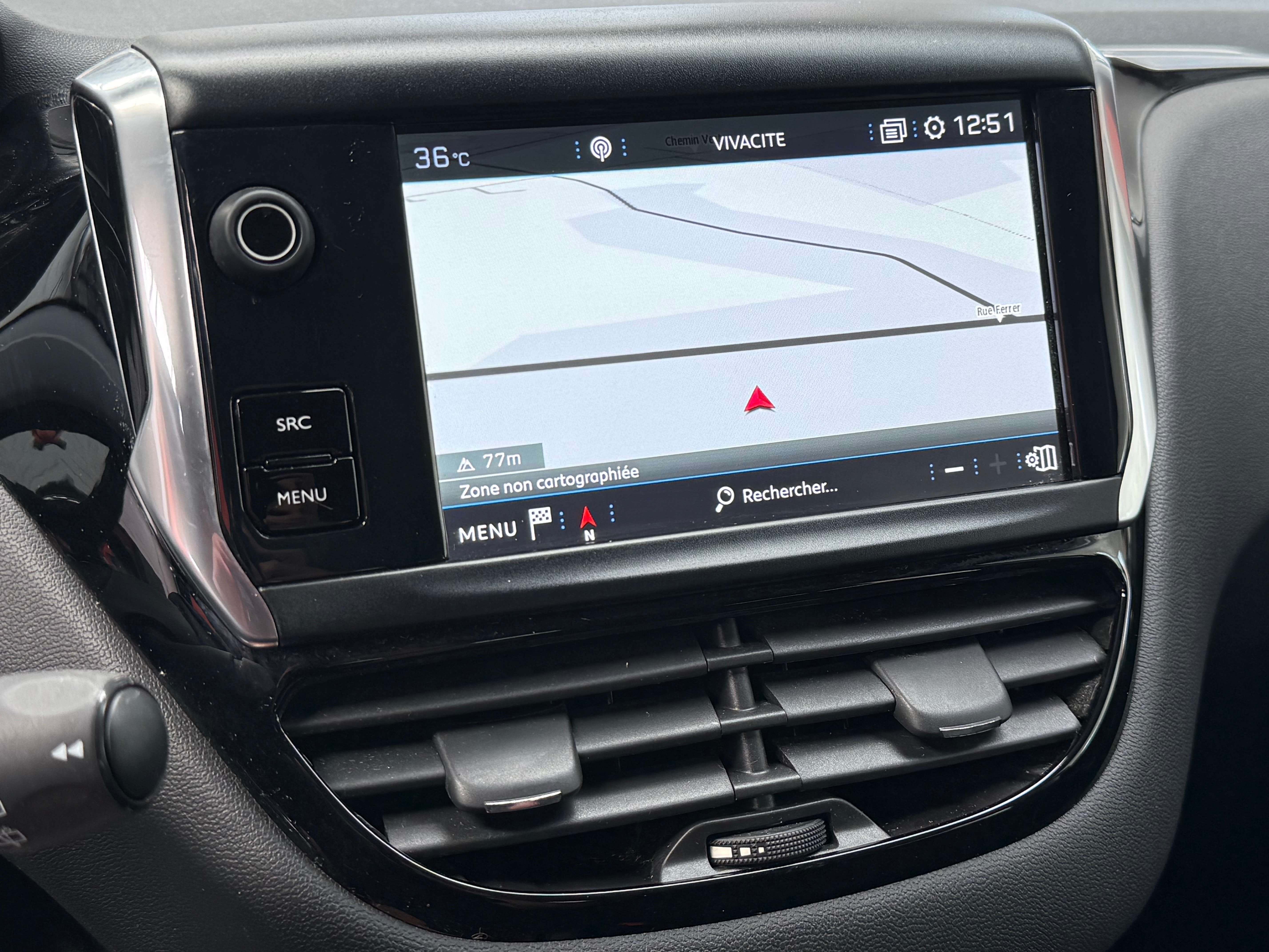 Peugeot 208 208 1.2i Signature /CarPlay/Navi/Led/Garantie/