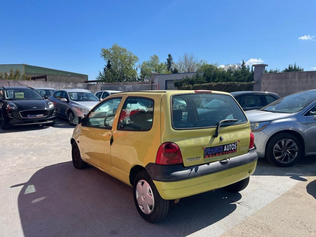 Renault Twingo 1.2L 60 CHV ESSENCE - TRÈS ÉCONOMIQUE ET IDÉAL POUR UN JEUNE CONDUCTEUR