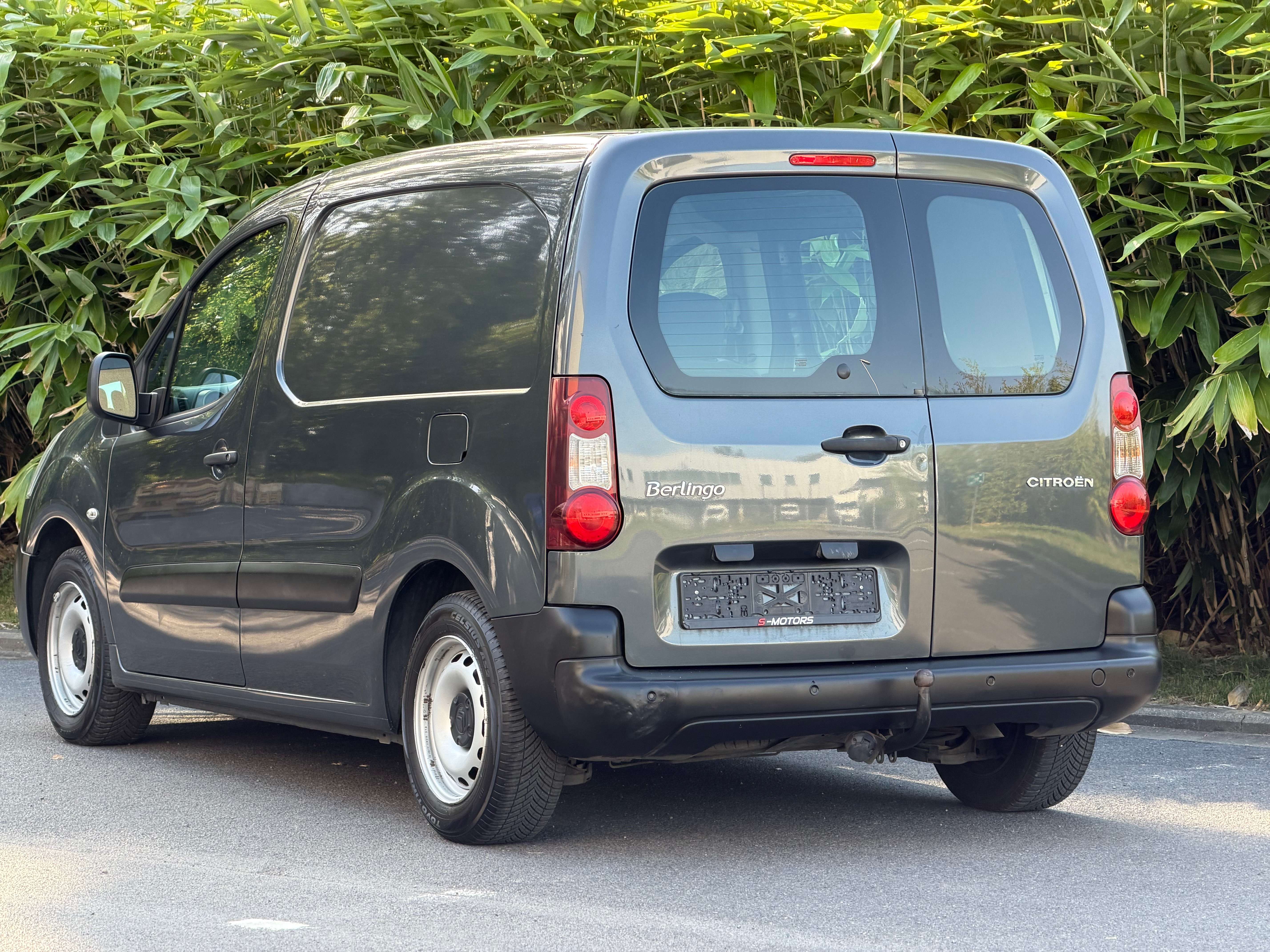 Citroen Berlingo * UTILITAIRE * TRES PROPRE * AIRCO * EURO 6B *