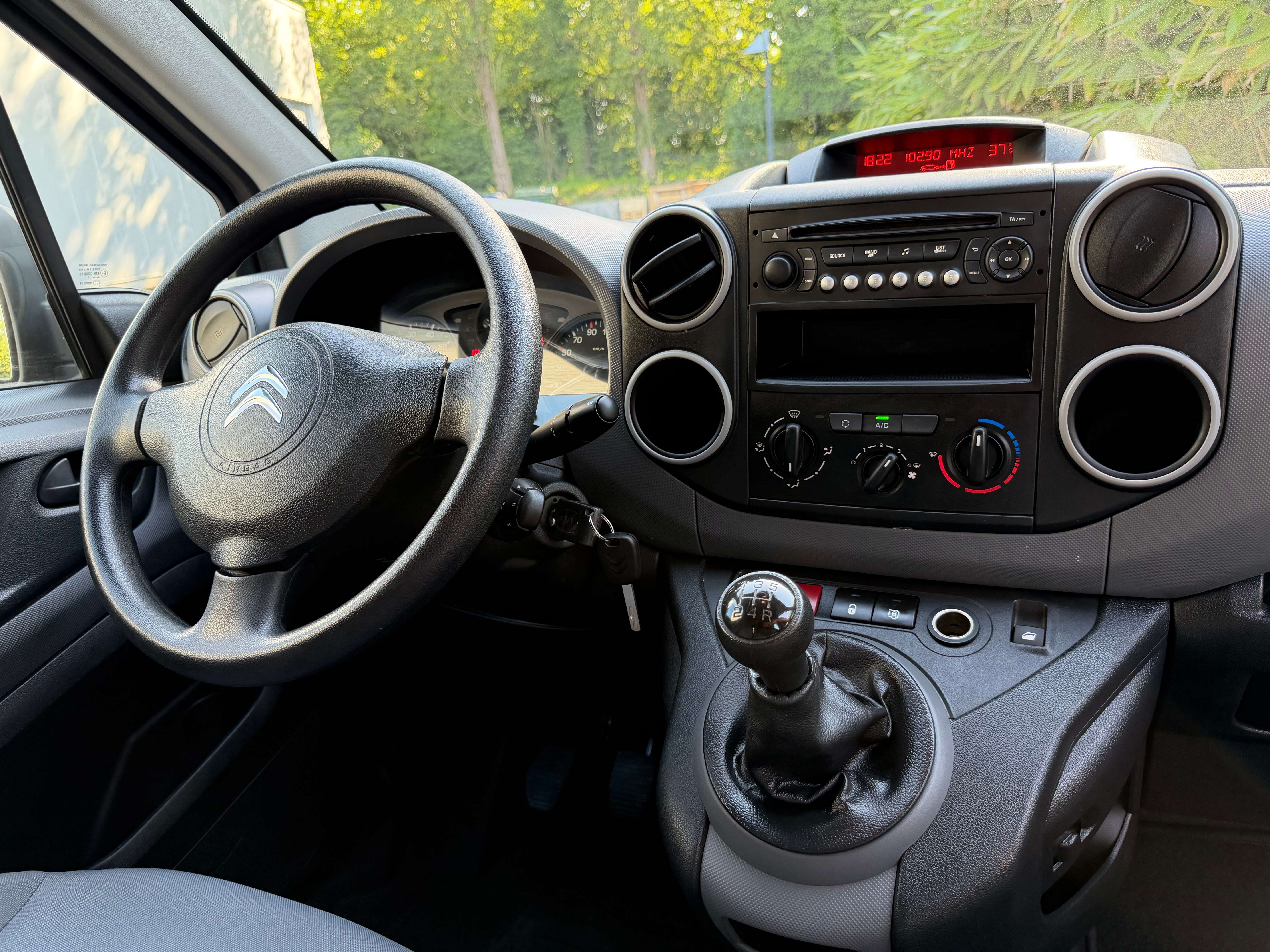 Citroen Berlingo * UTILITAIRE * TRES PROPRE * AIRCO * EURO 6B *