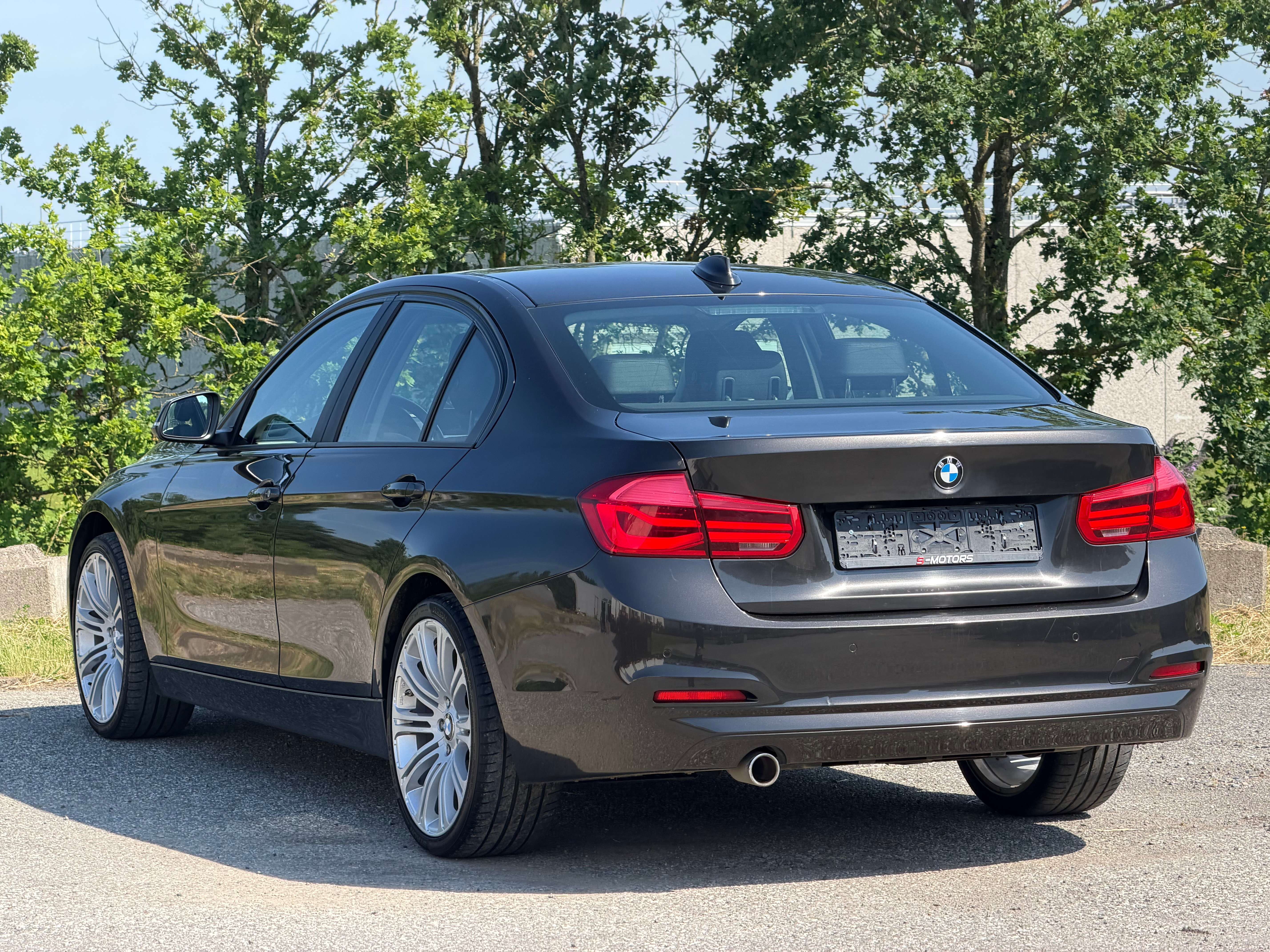 BMW 316 • AUTOMATIQUE • TRÈS PROPRE • ROULE PARFAITEMENT