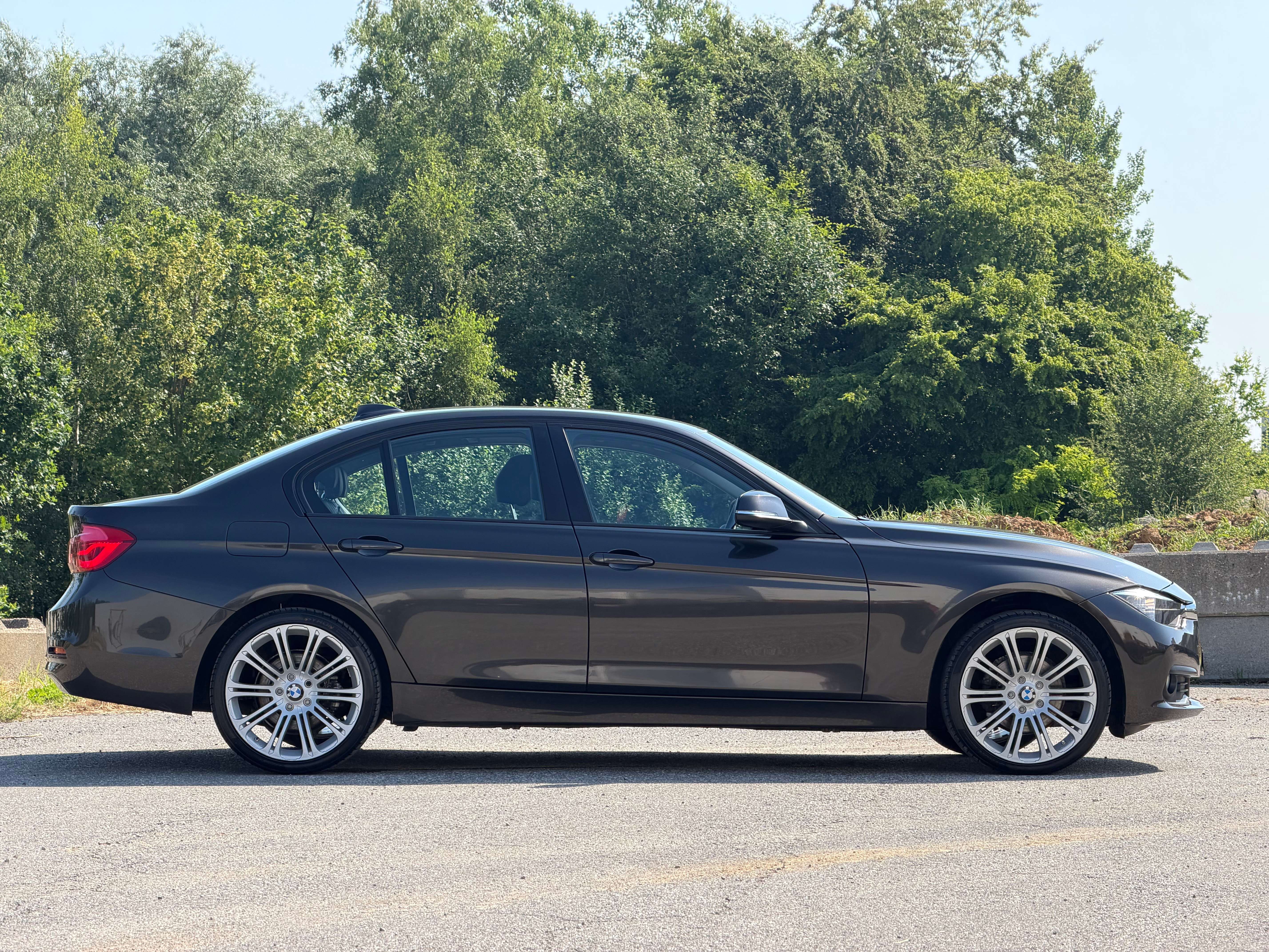 BMW 316 • AUTOMATIQUE • TRÈS PROPRE • ROULE PARFAITEMENT