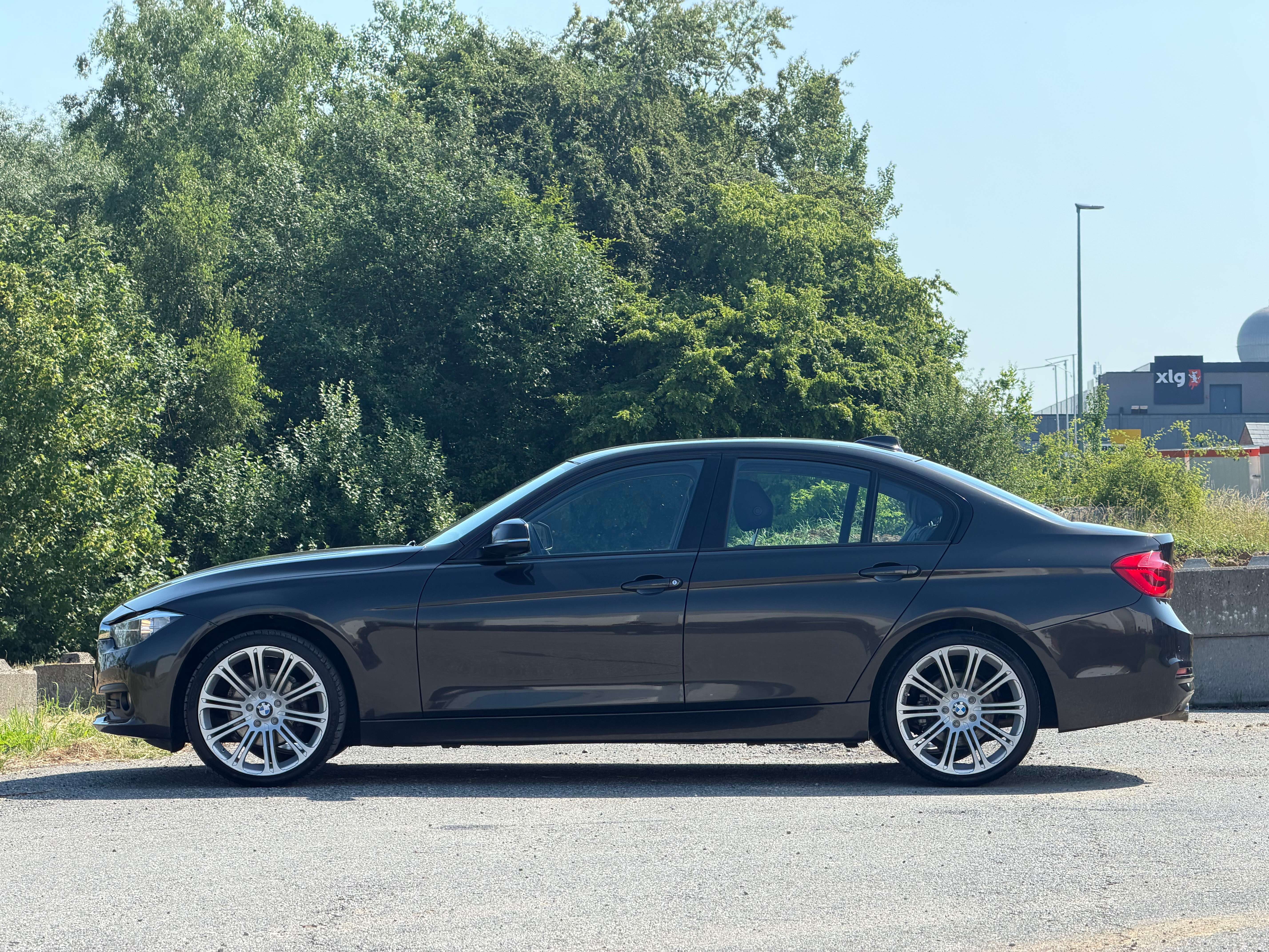 BMW 316 • AUTOMATIQUE • TRÈS PROPRE • ROULE PARFAITEMENT