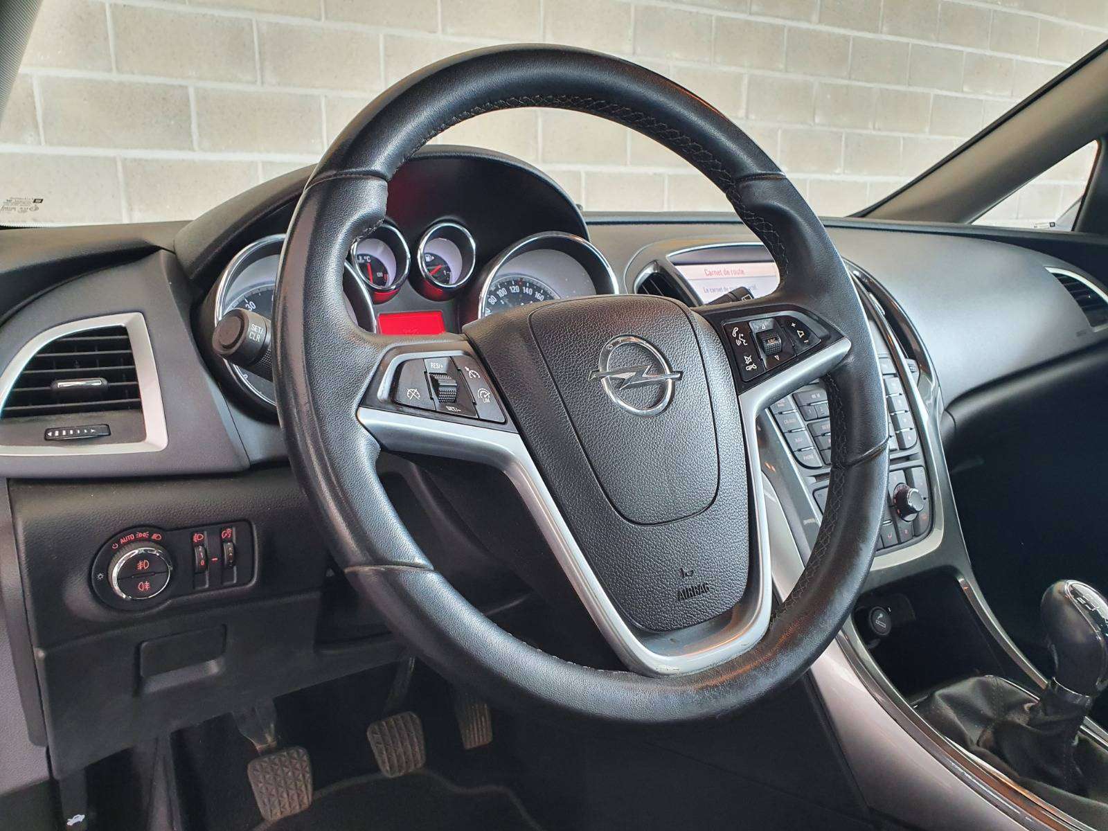 Opel Astra 🟢1.6 ESSENCE 115CV - GPS - CLIMATISATION - 1ER PROPRIETAIRE