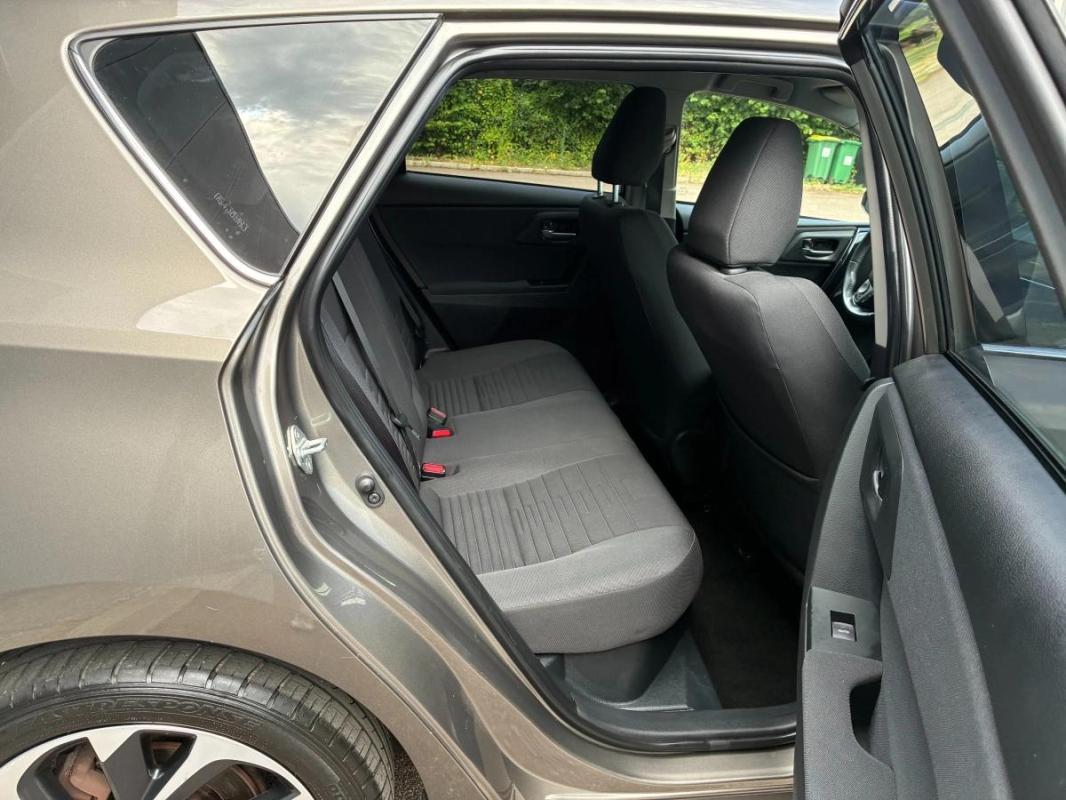 Toyota Auris 1.8 HSD 136H 100 HYBRID DESIGN BUSINESS |1ERE MAIN | CARPLAY CAMERA DE RECUL| REF01