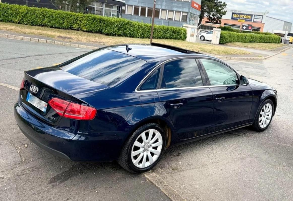 Audi A4 2.0 TFSI 211 AMBITION LUXE BVA TOIT OUVRANT