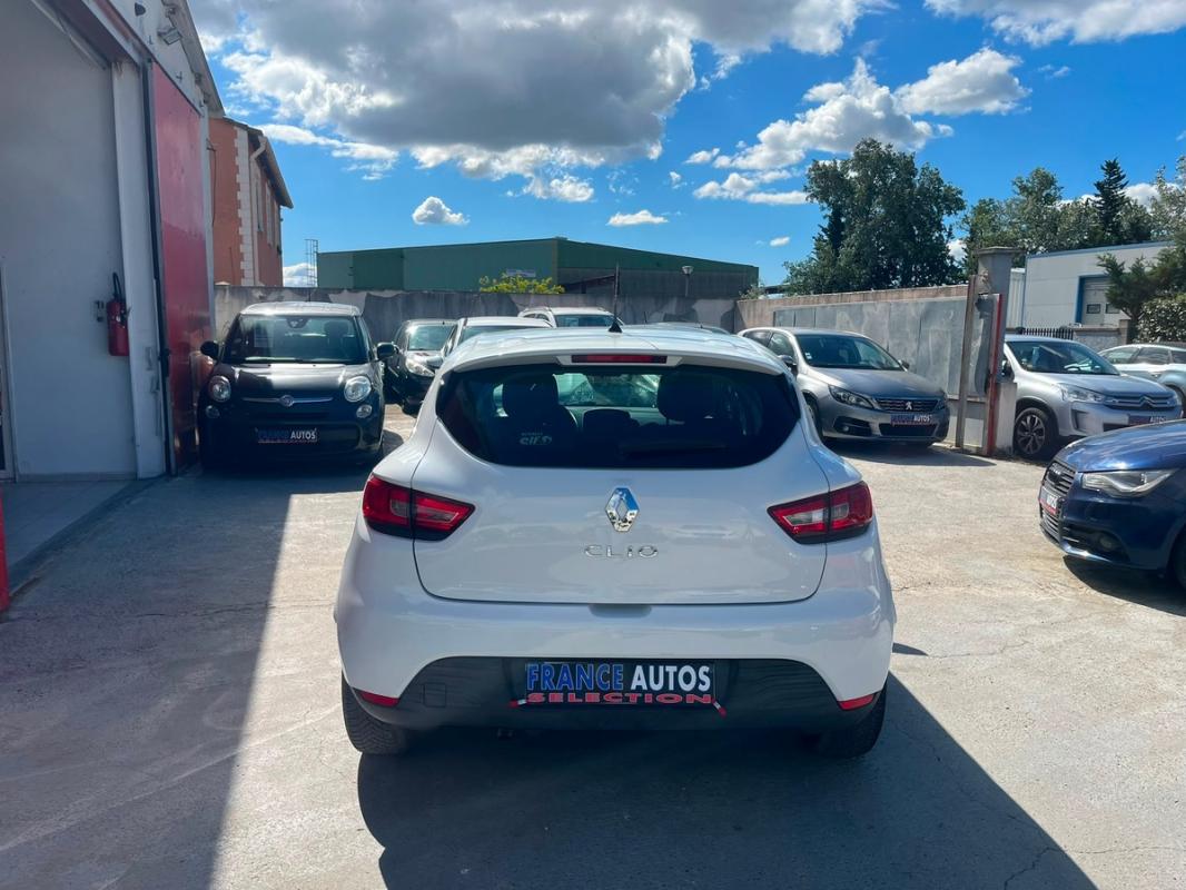 Renault Clio IV 1.2i 73 CHV ESSENCE FAIBLE KMS - ENTIÈREMENT RÉVISÉE ET GARANTIE 12 MOIS EN EUROPE