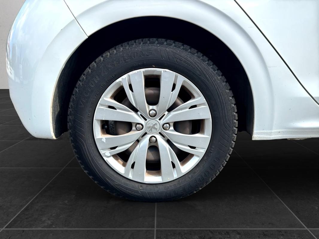 Peugeot 208 1.2 VTi 82ch BVM5 Allure